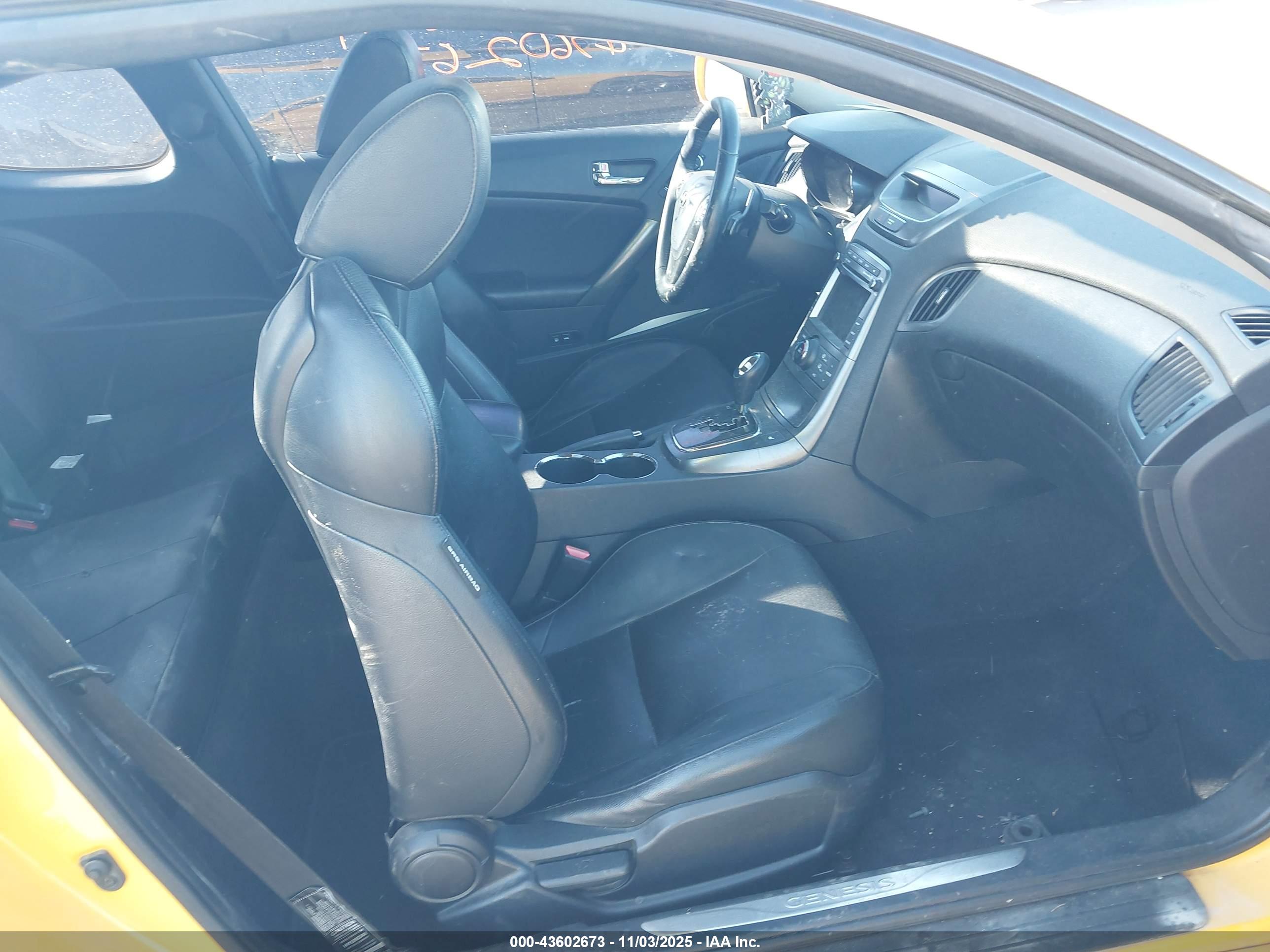 HYUNDAI GENESIS image 5