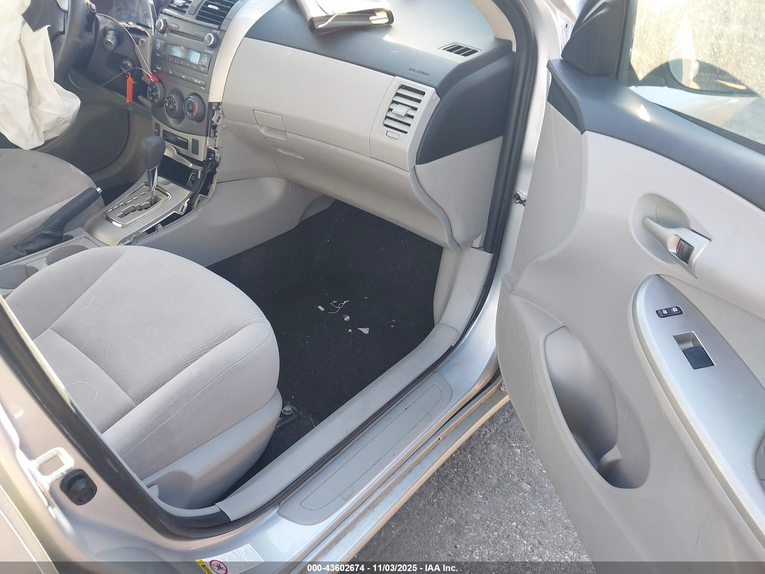 TOYOTA COROLLA image 5