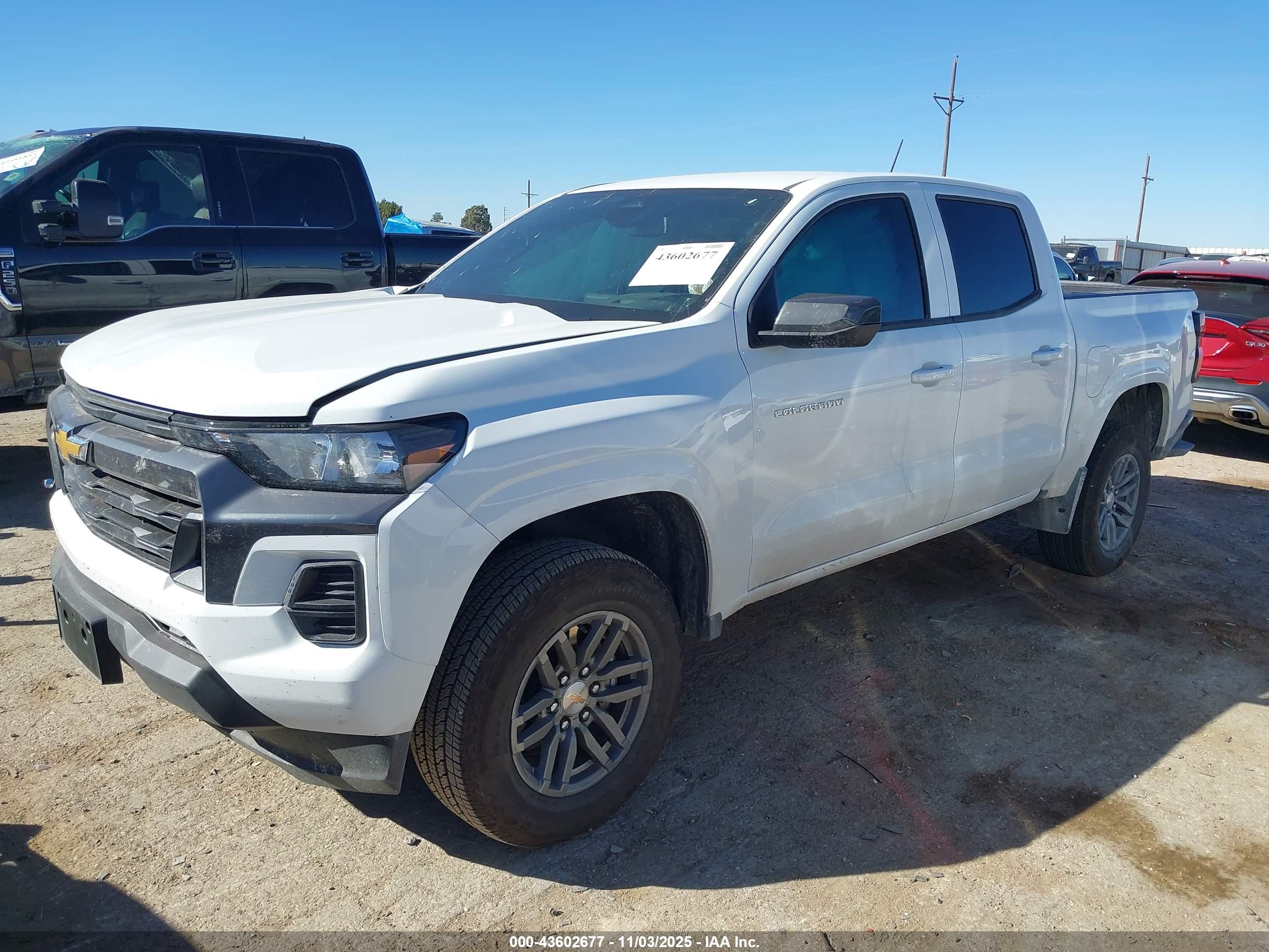 CHEVROLET COLORADO image 2