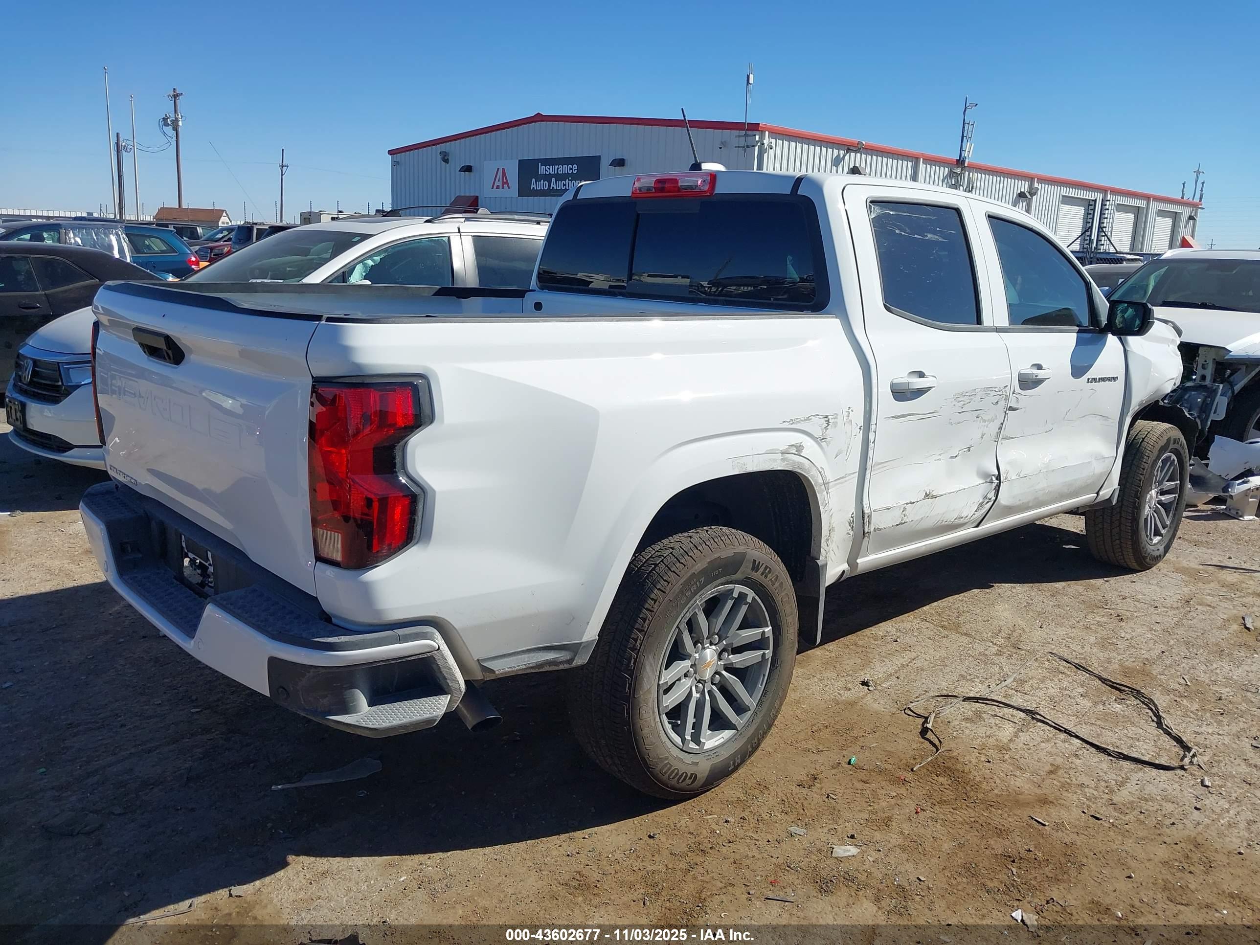 CHEVROLET COLORADO image 4