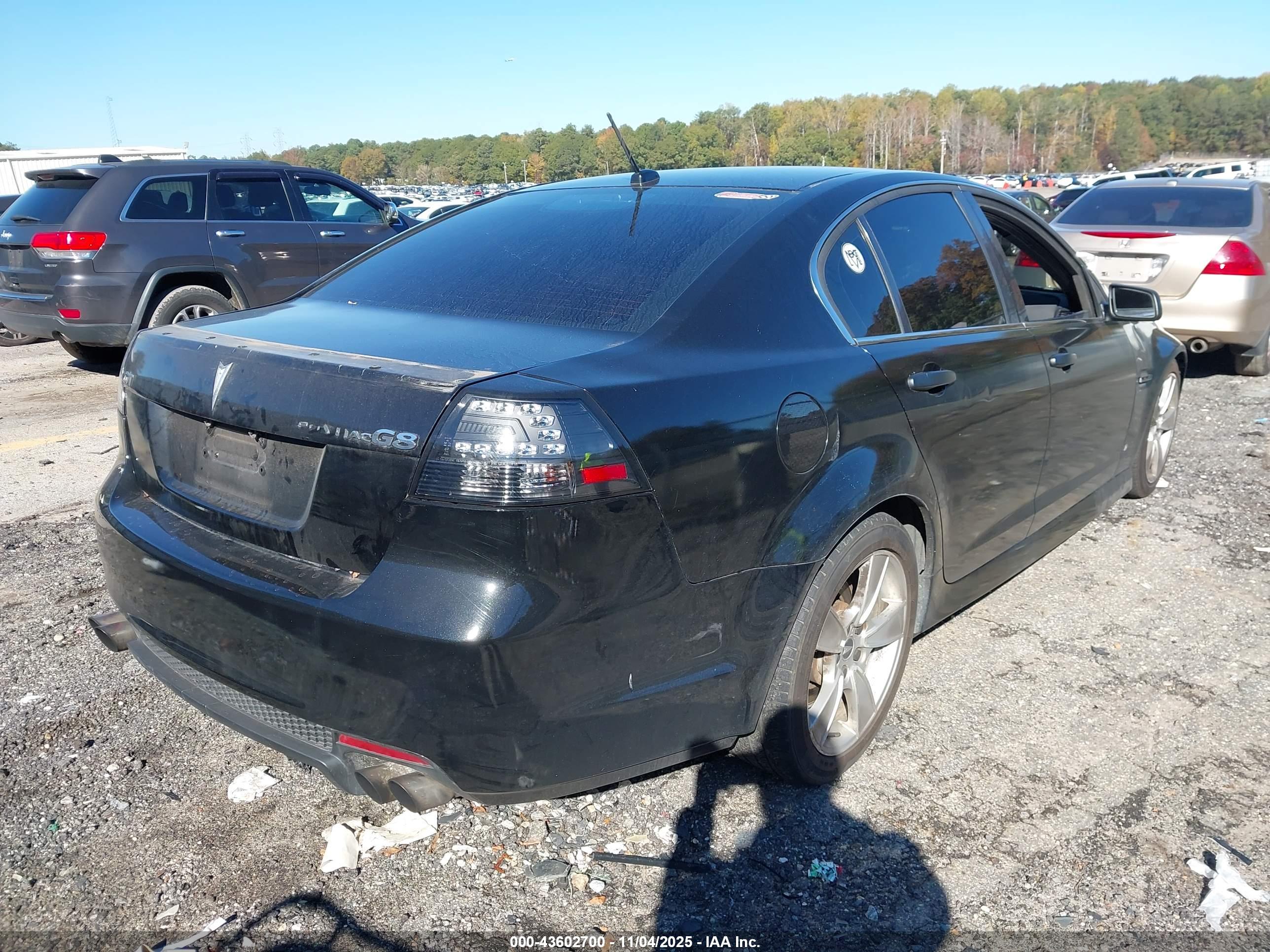 PONTIAC G8 image 4