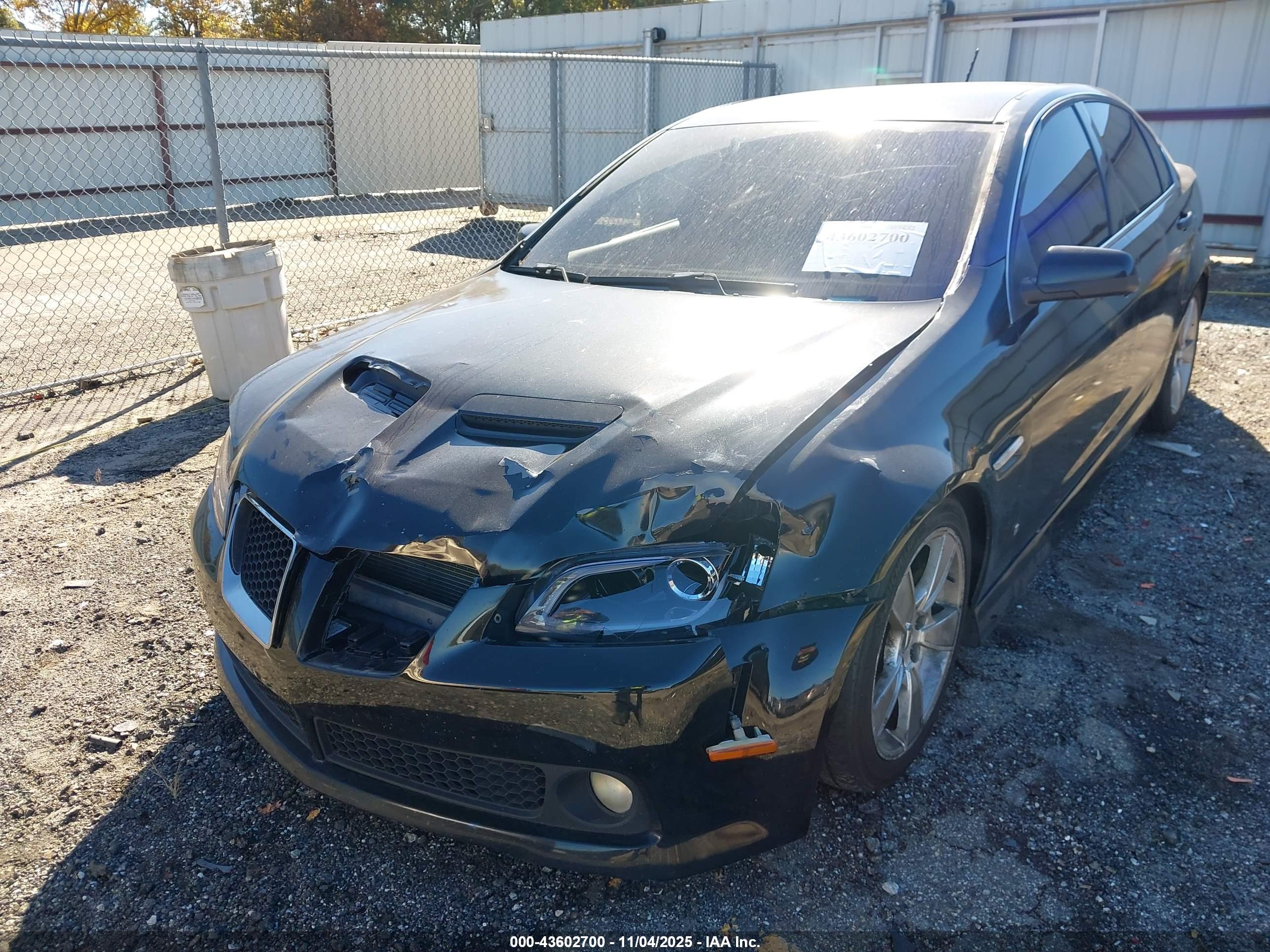 PONTIAC G8 image 6