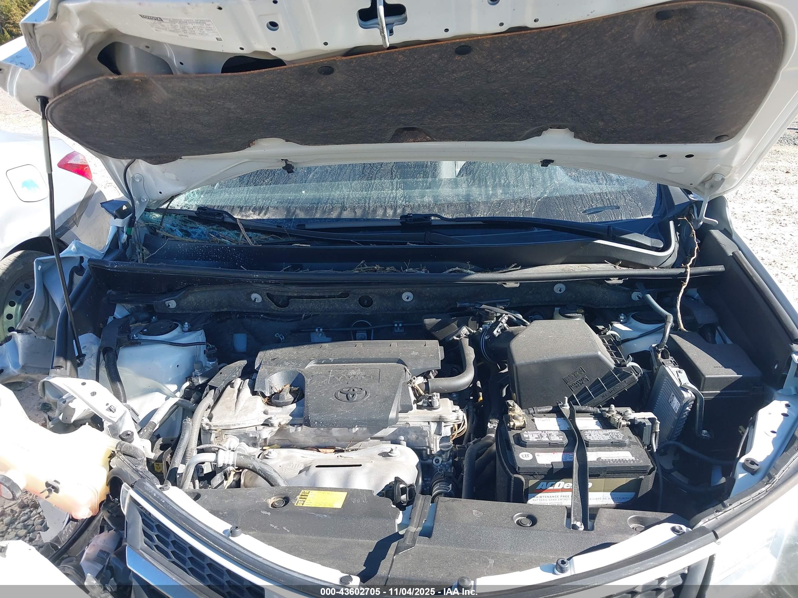 TOYOTA RAV4 image 10