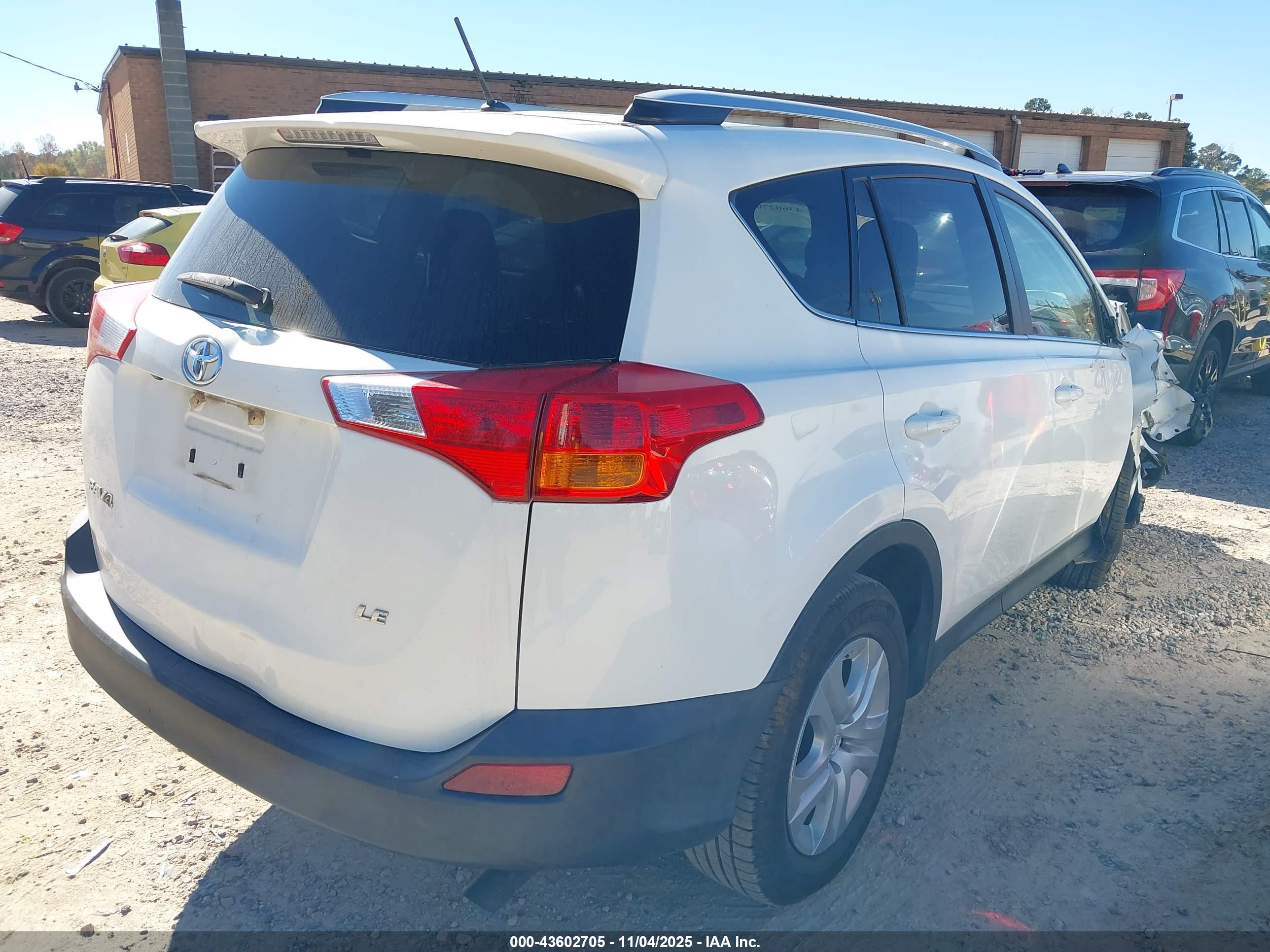 TOYOTA RAV4 image 4