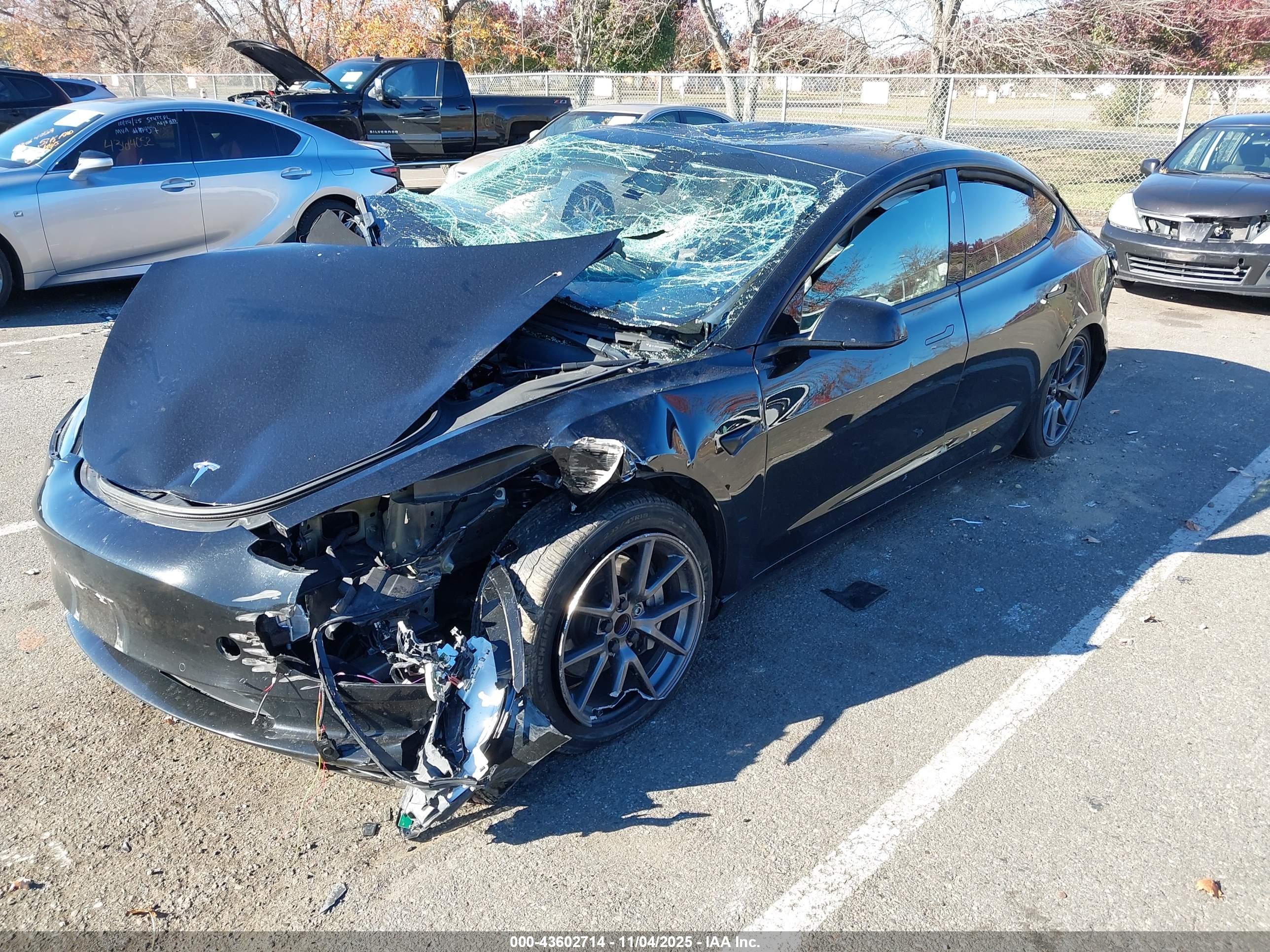 TESLA MODEL image 2