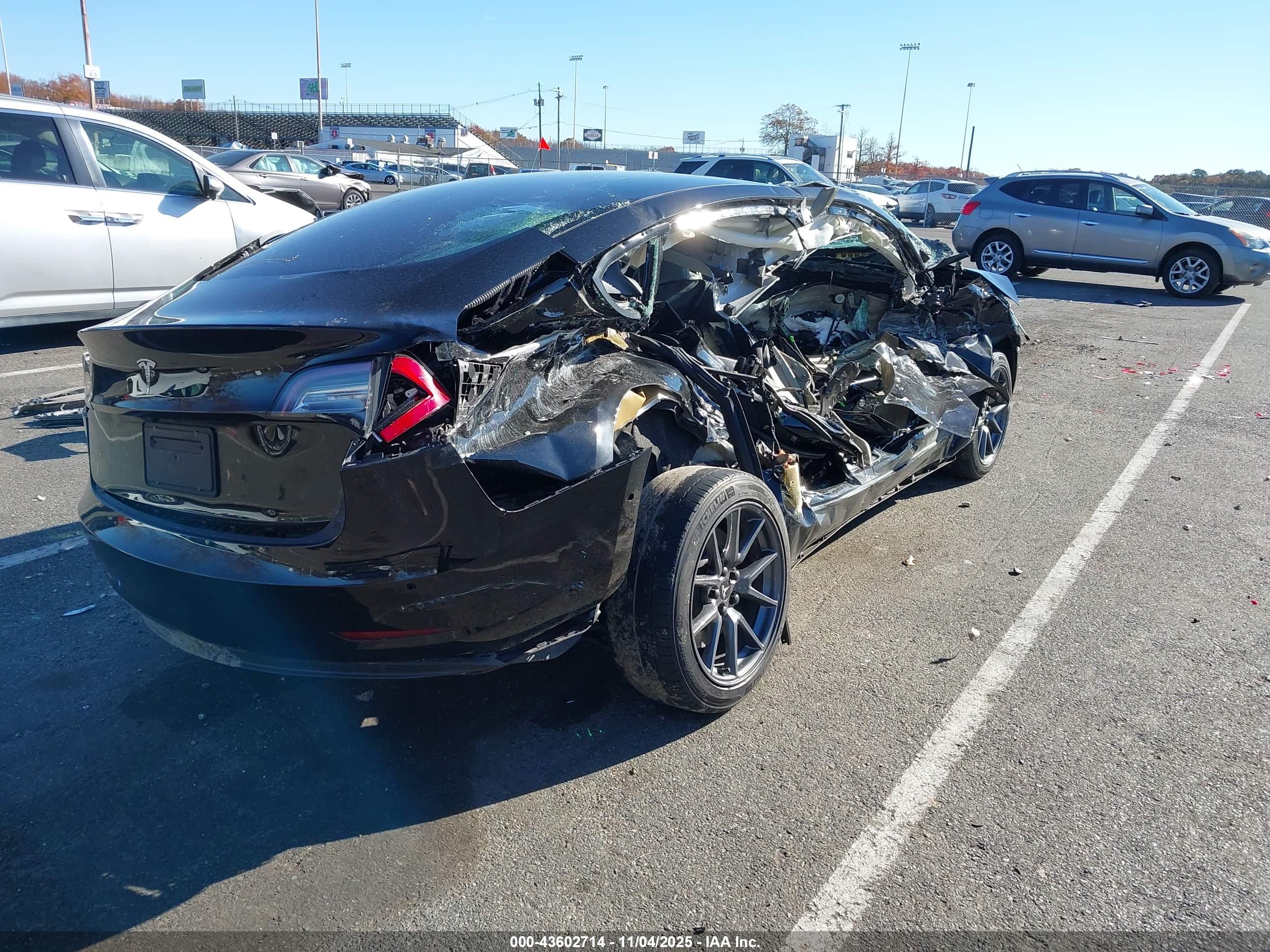 TESLA MODEL image 4