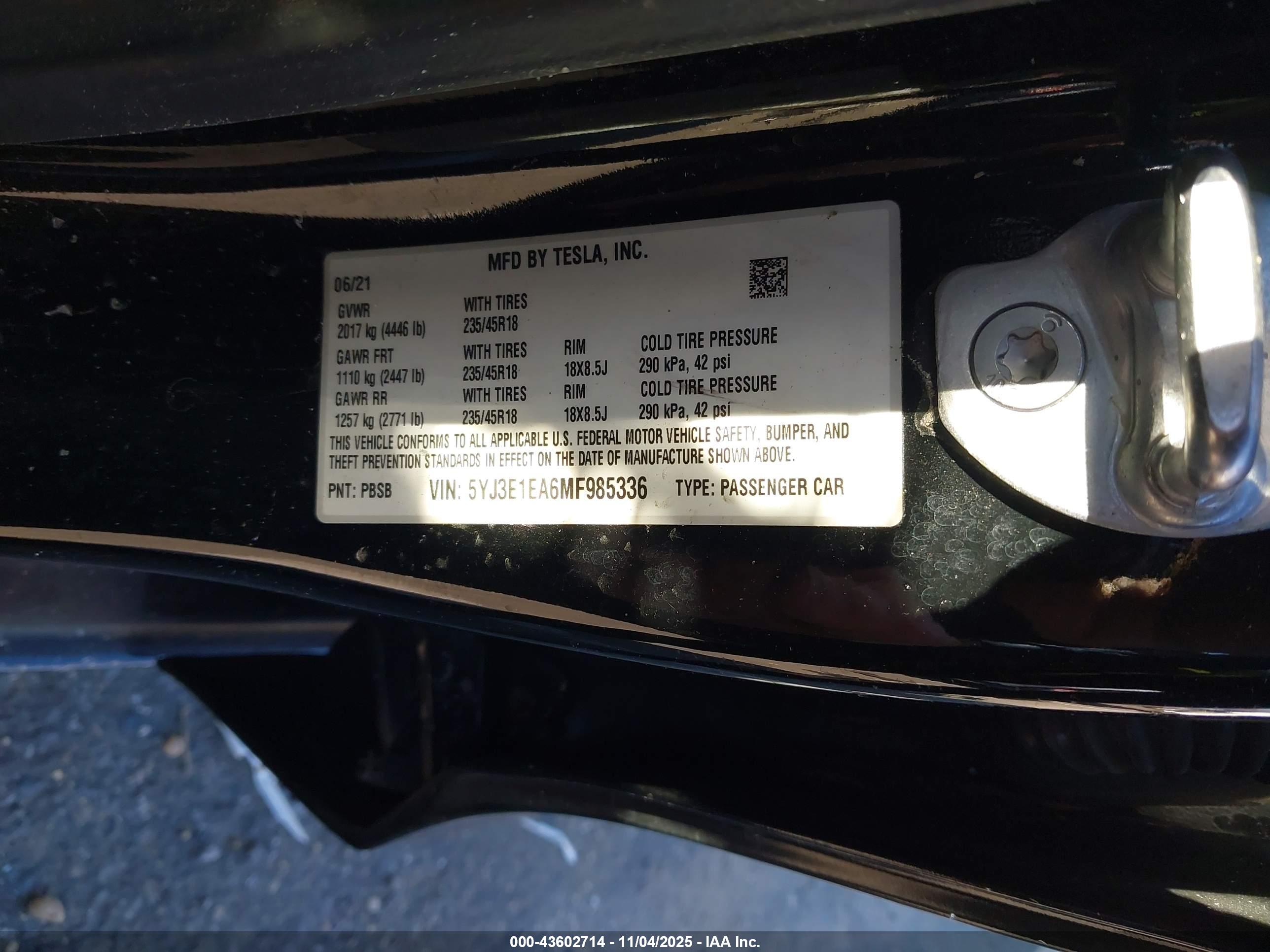 TESLA MODEL image 9