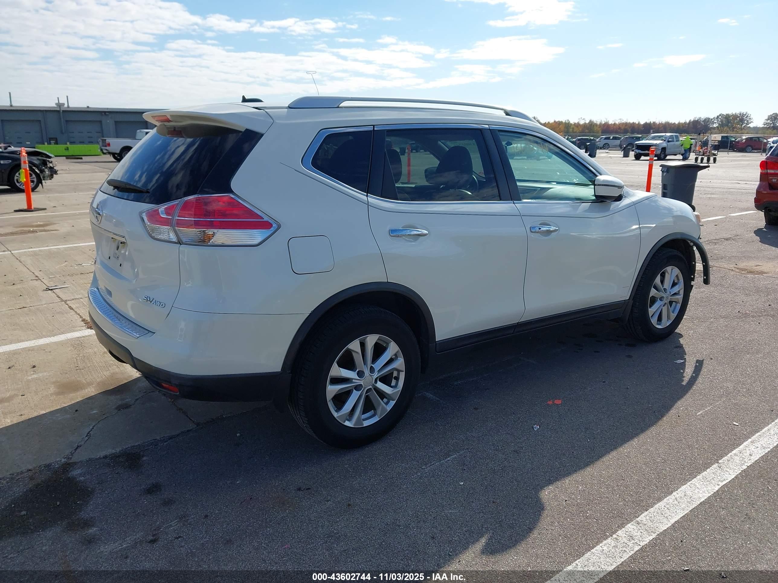 NISSAN ROGUE image 4