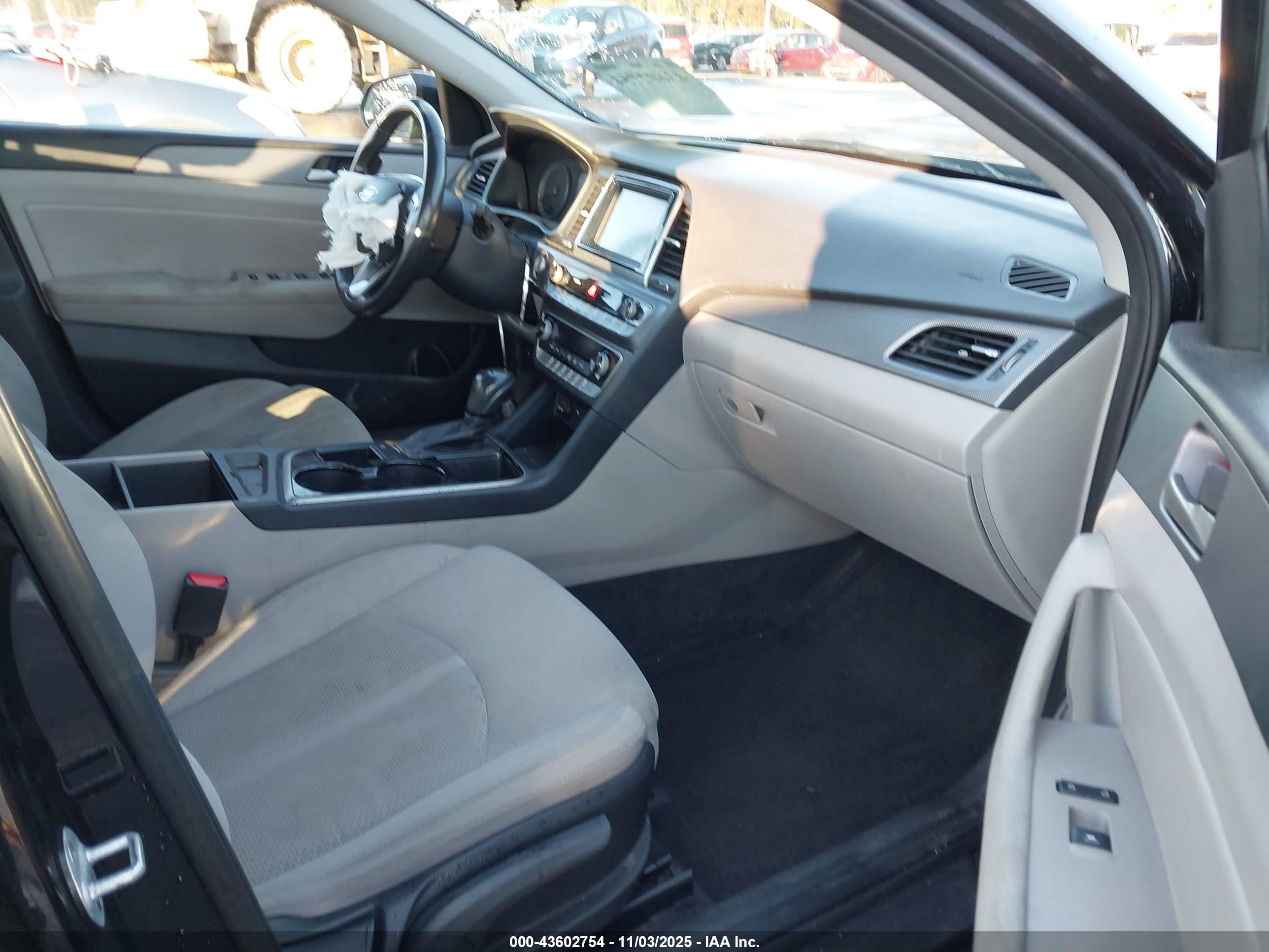 HYUNDAI SONATA image 5
