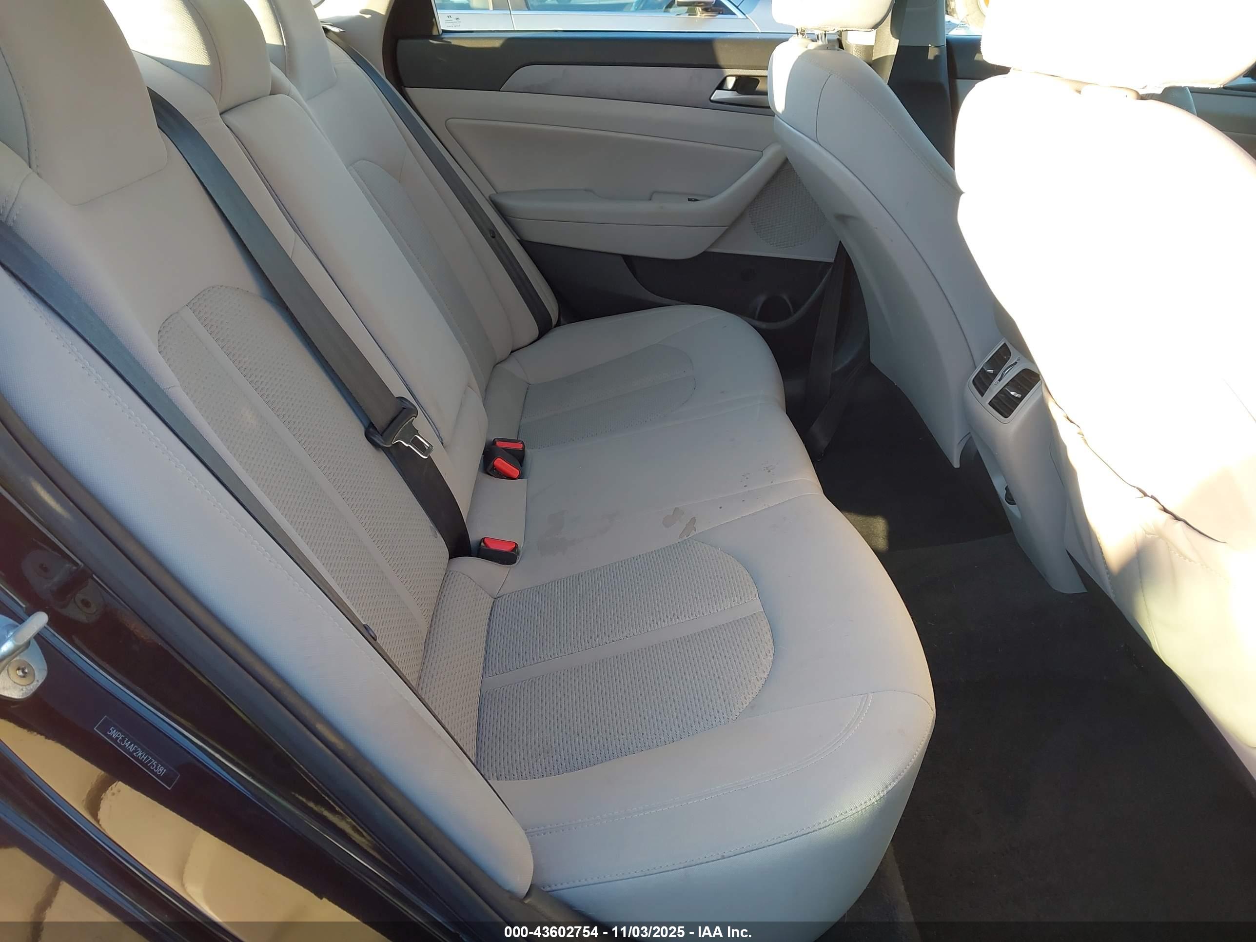 HYUNDAI SONATA image 8