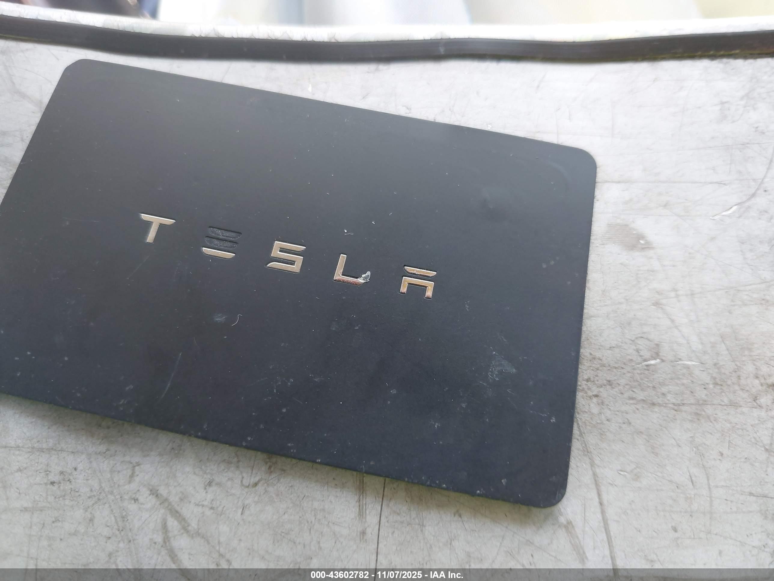 TESLA MODEL image 11