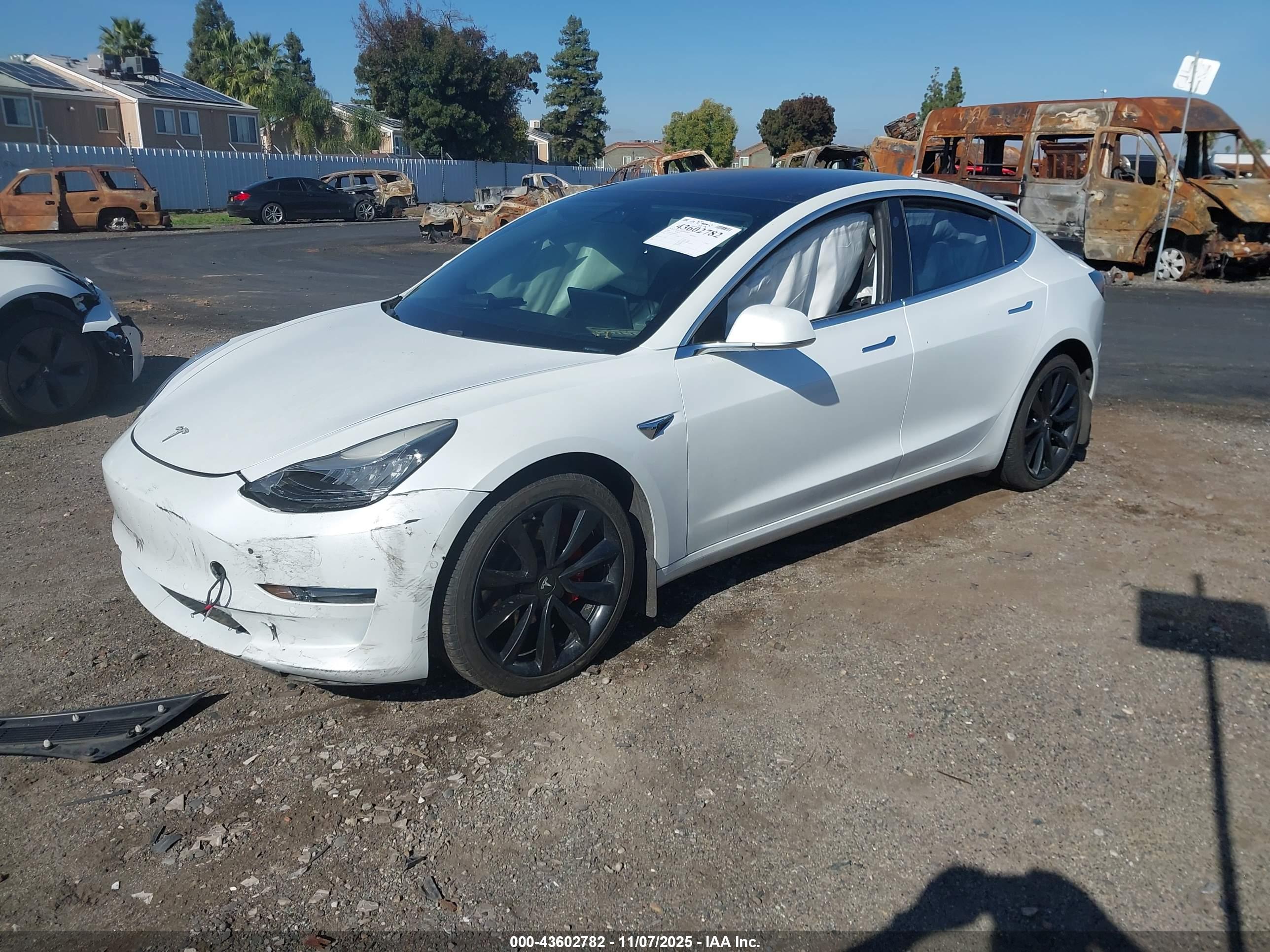 TESLA MODEL image 2