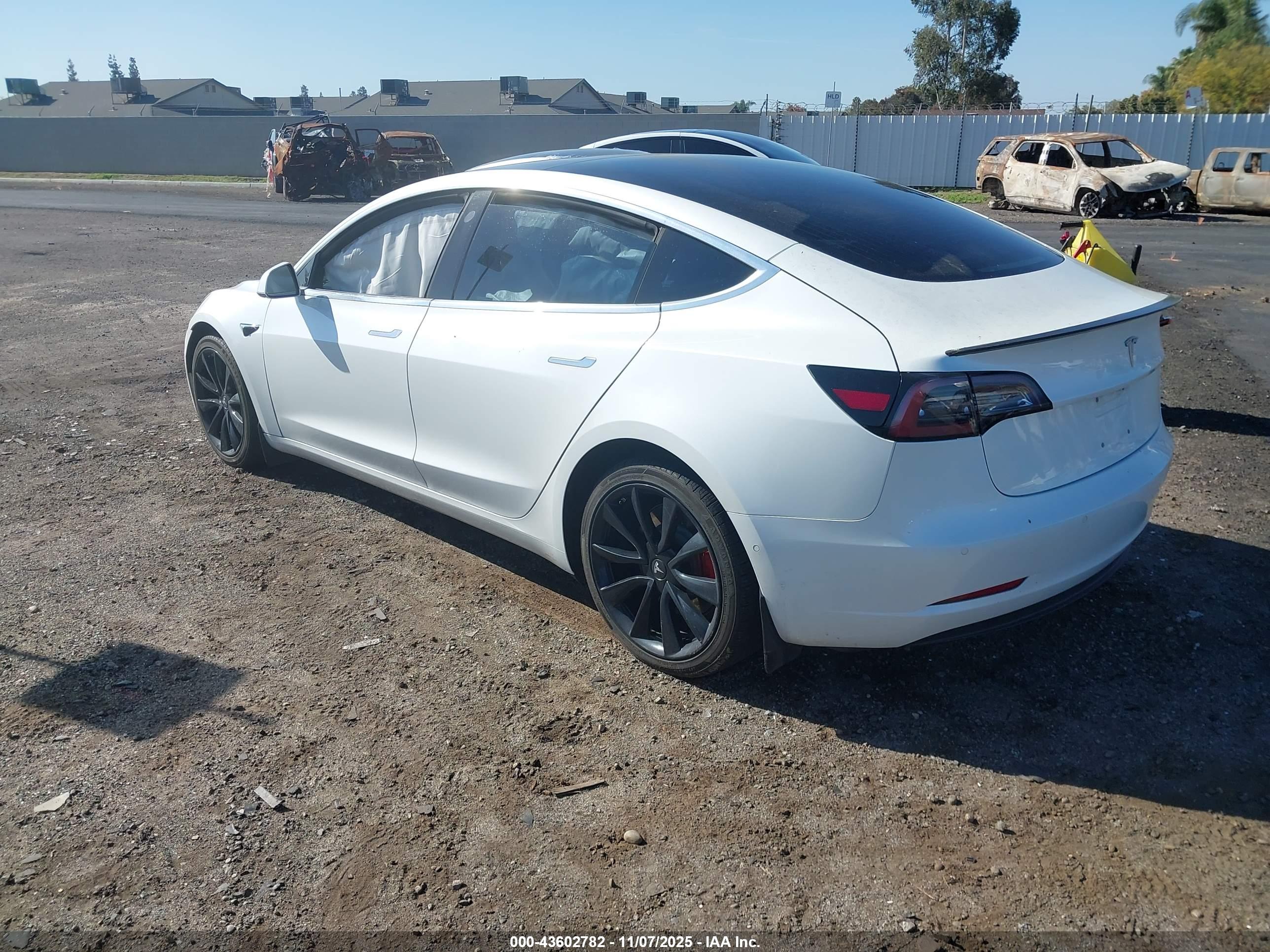 TESLA MODEL image 3