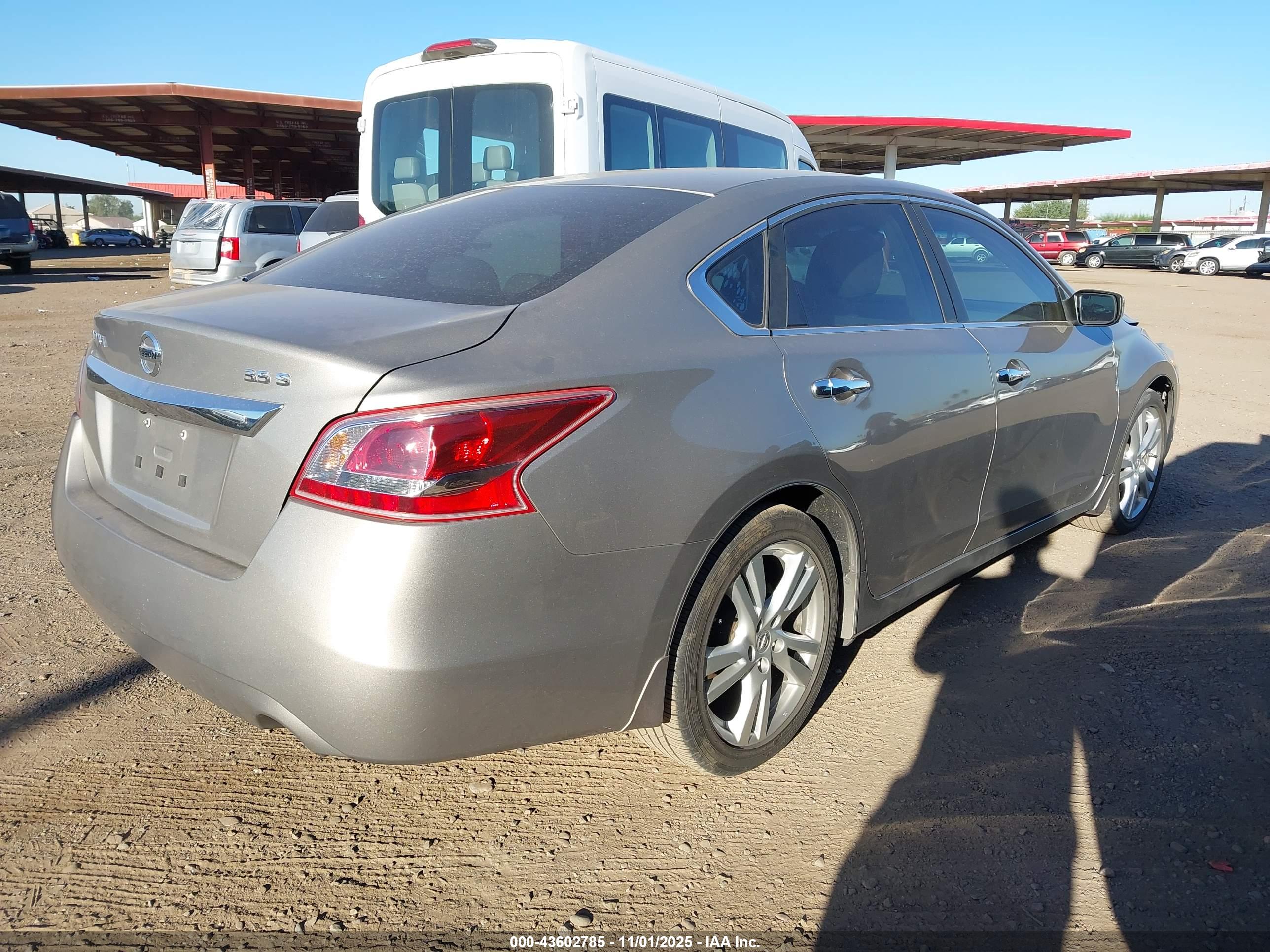 NISSAN ALTIMA image 4