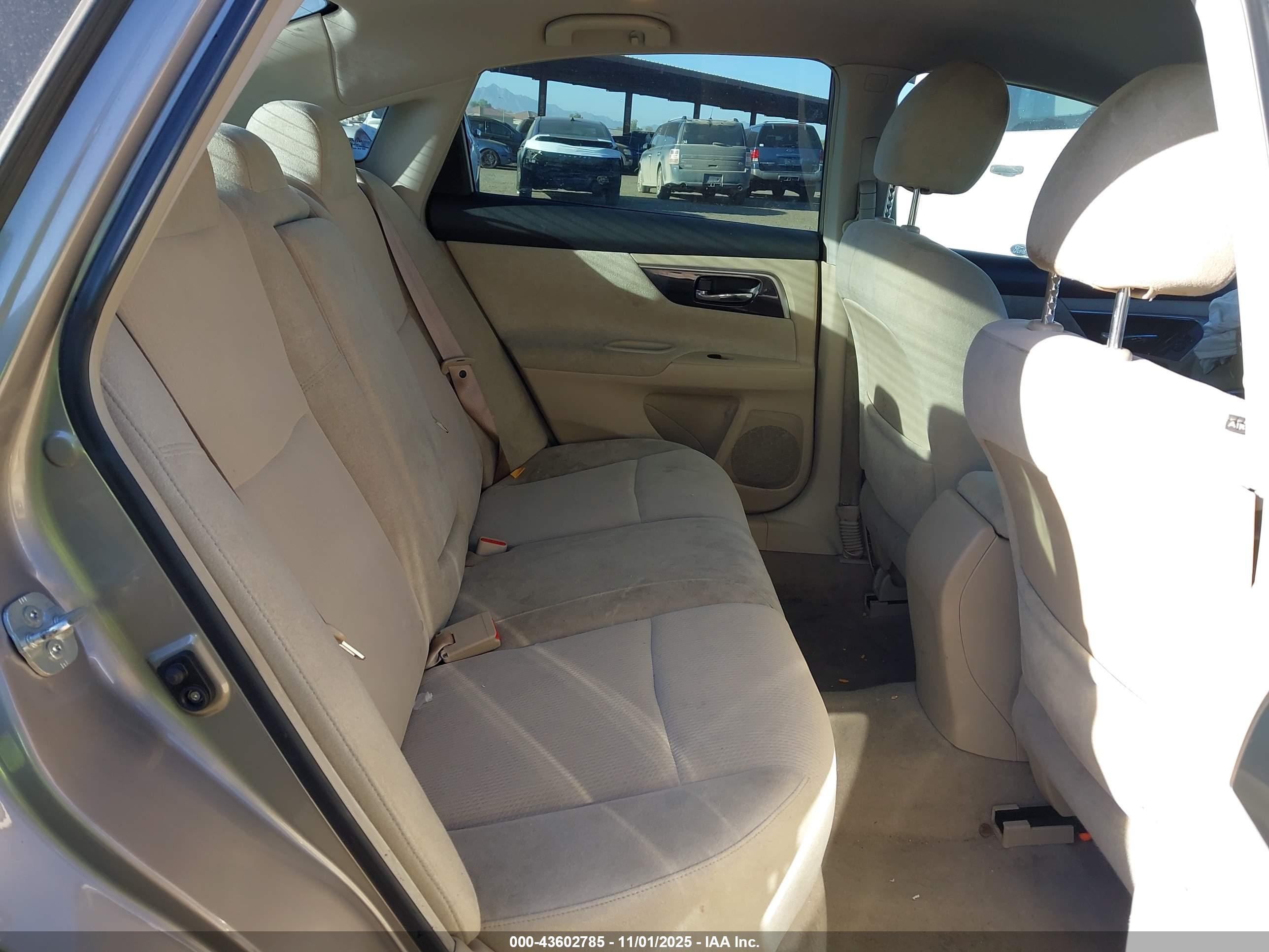 NISSAN ALTIMA image 8