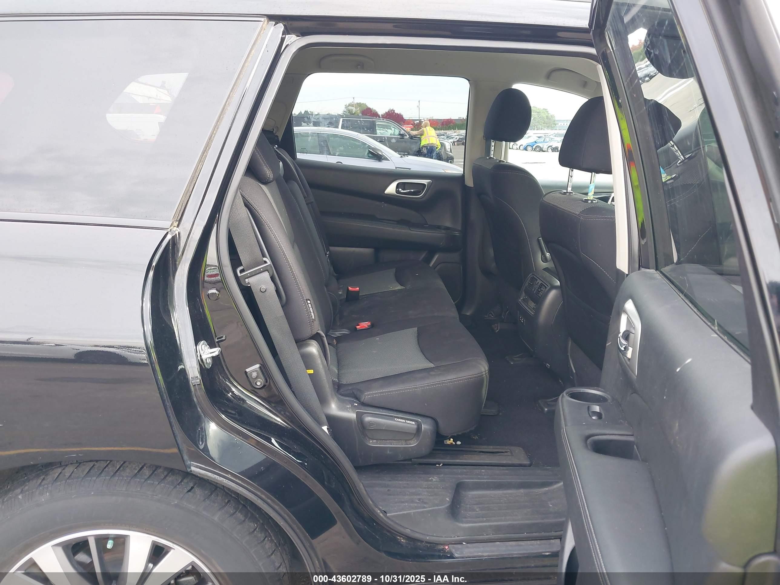 NISSAN PATHFINDER image 8