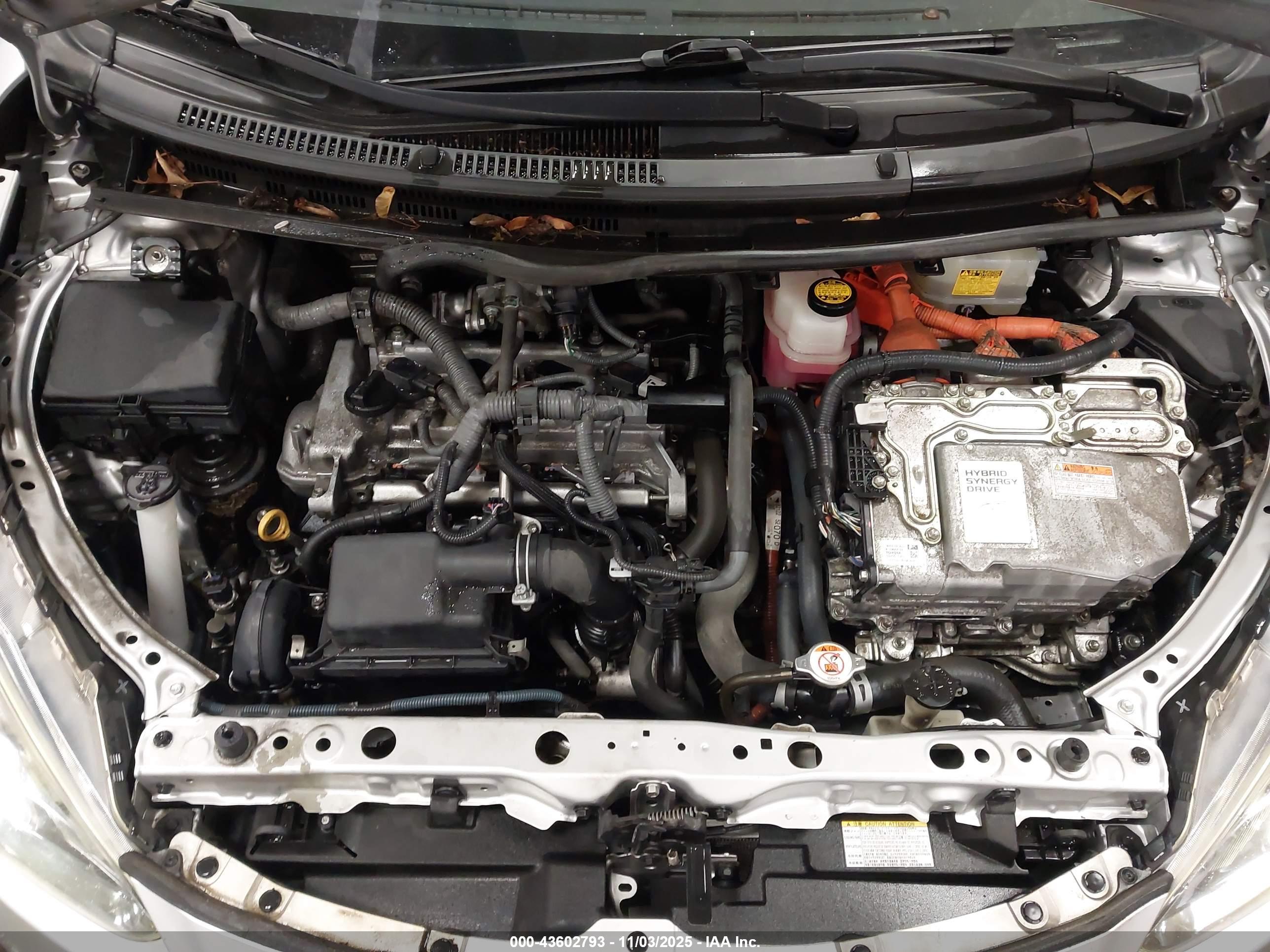 TOYOTA PRIUS image 10