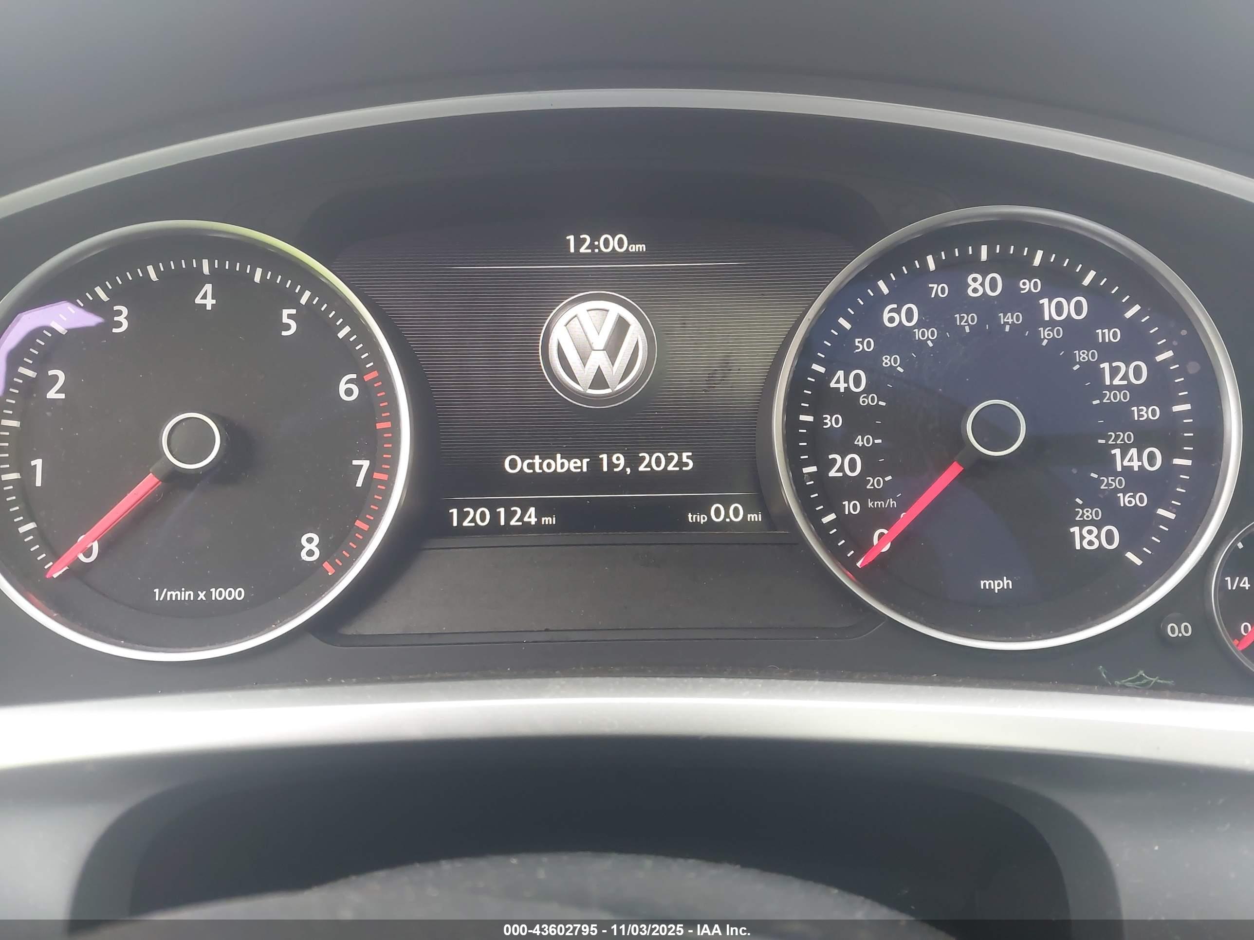 VOLKSWAGEN TOUAREG image 7
