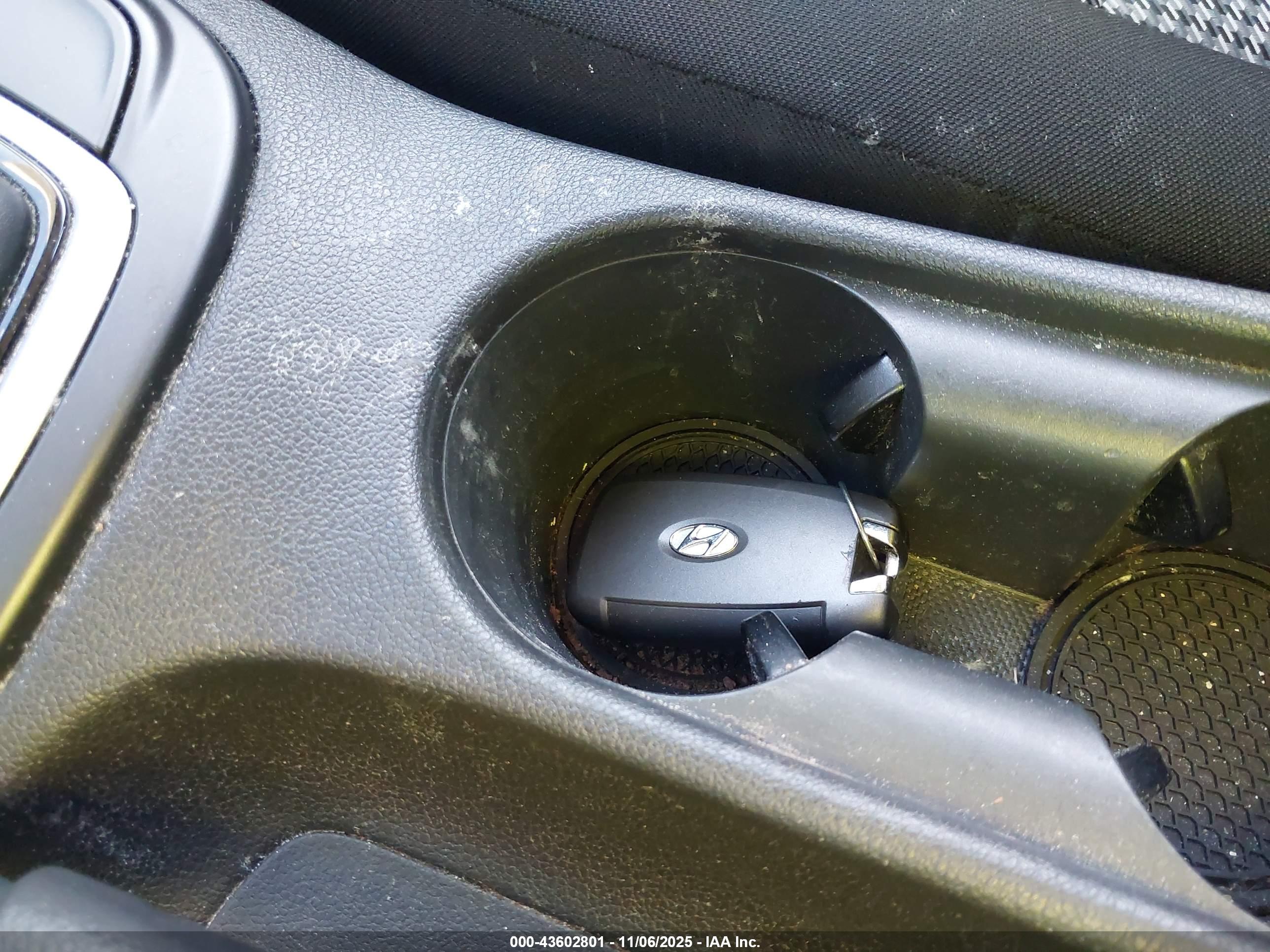 HYUNDAI KONA image 11