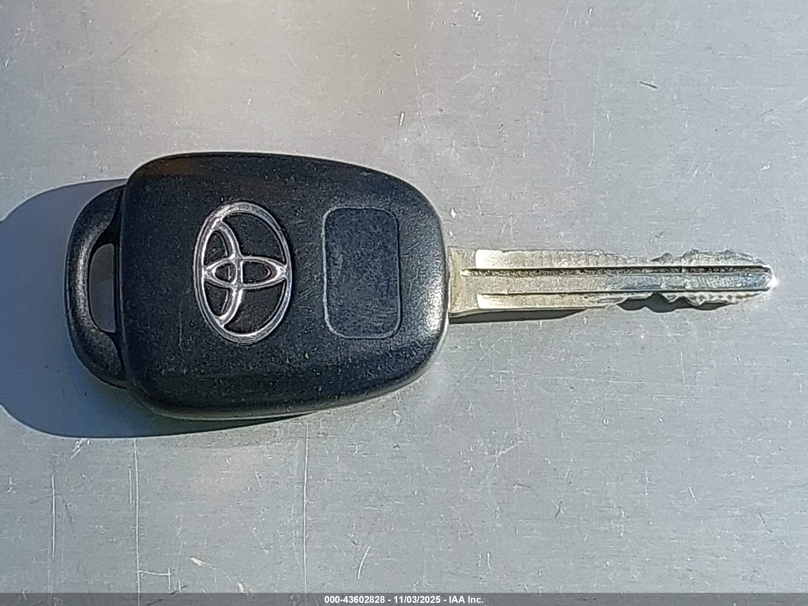 TOYOTA CAMRY image 11