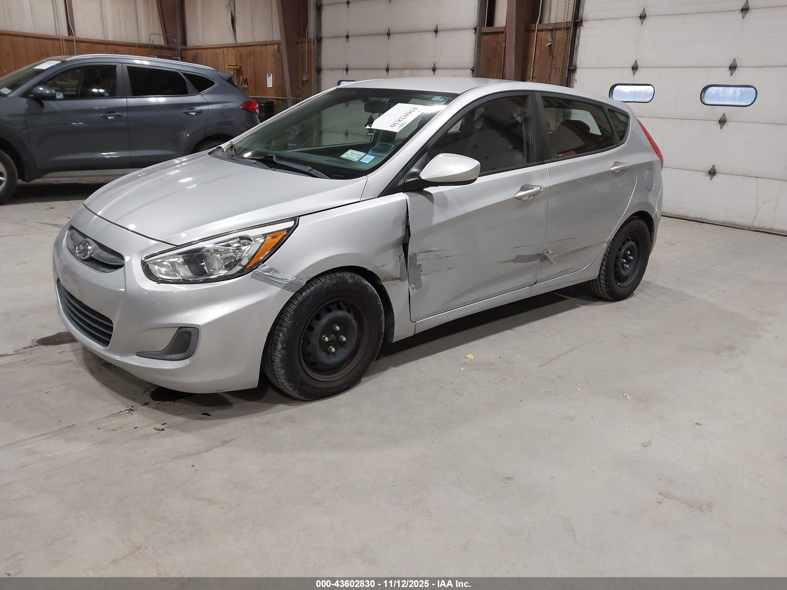 HYUNDAI ACCENT image 2