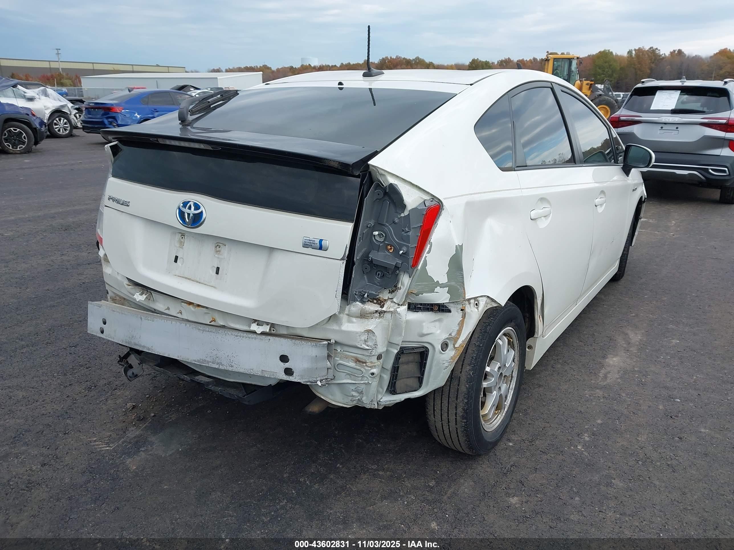 TOYOTA PRIUS image 4