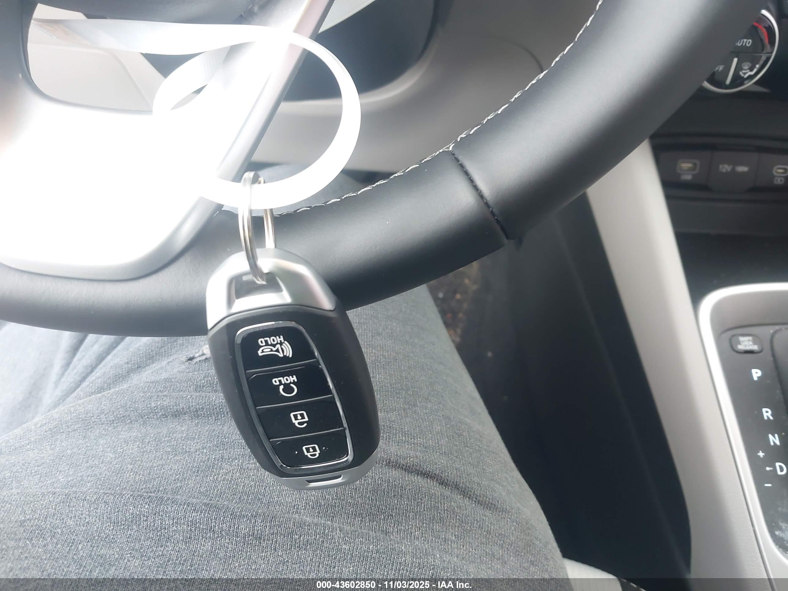 HYUNDAI VENUE image 11
