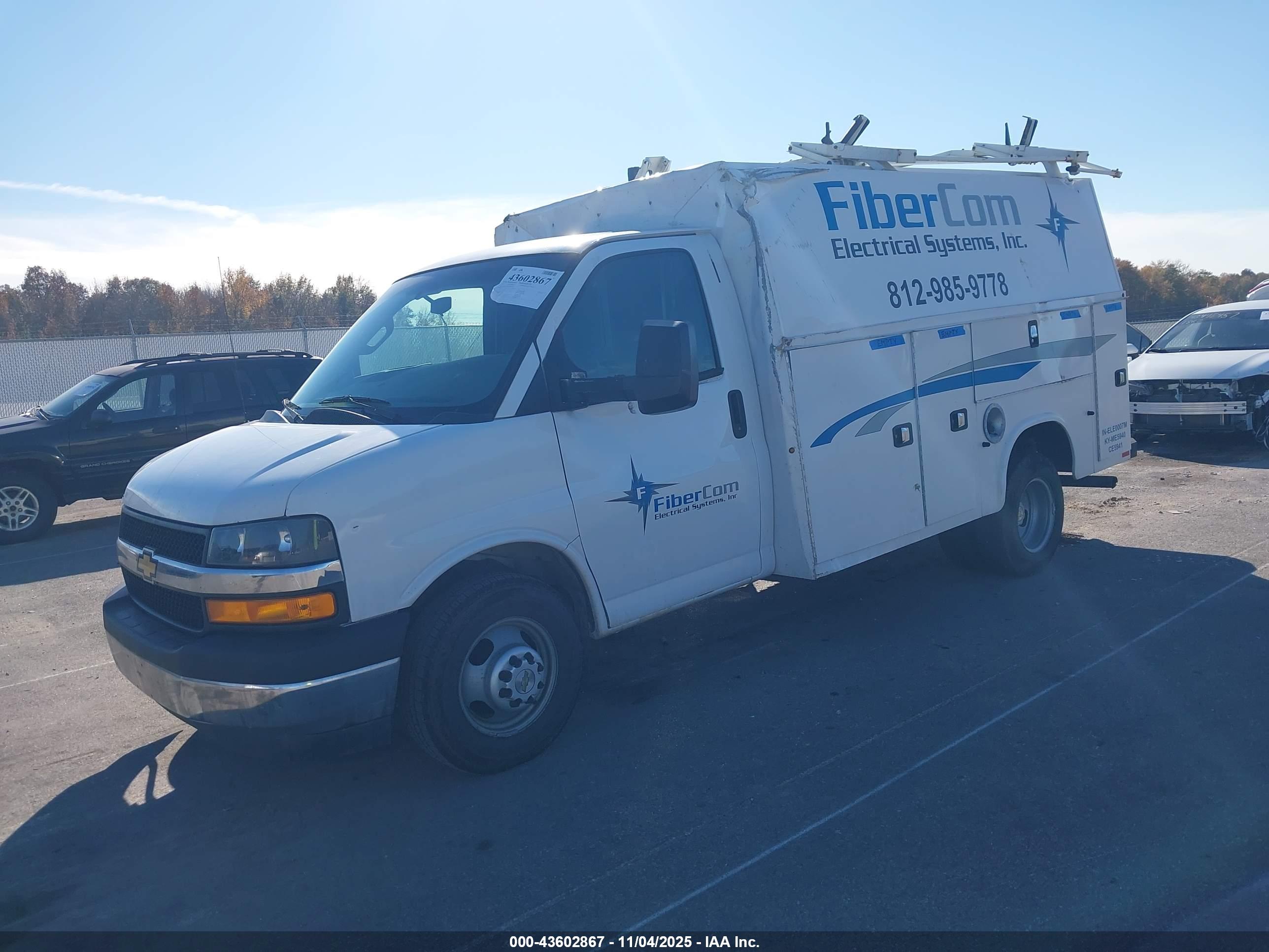 CHEVROLET EXPRESS image 2