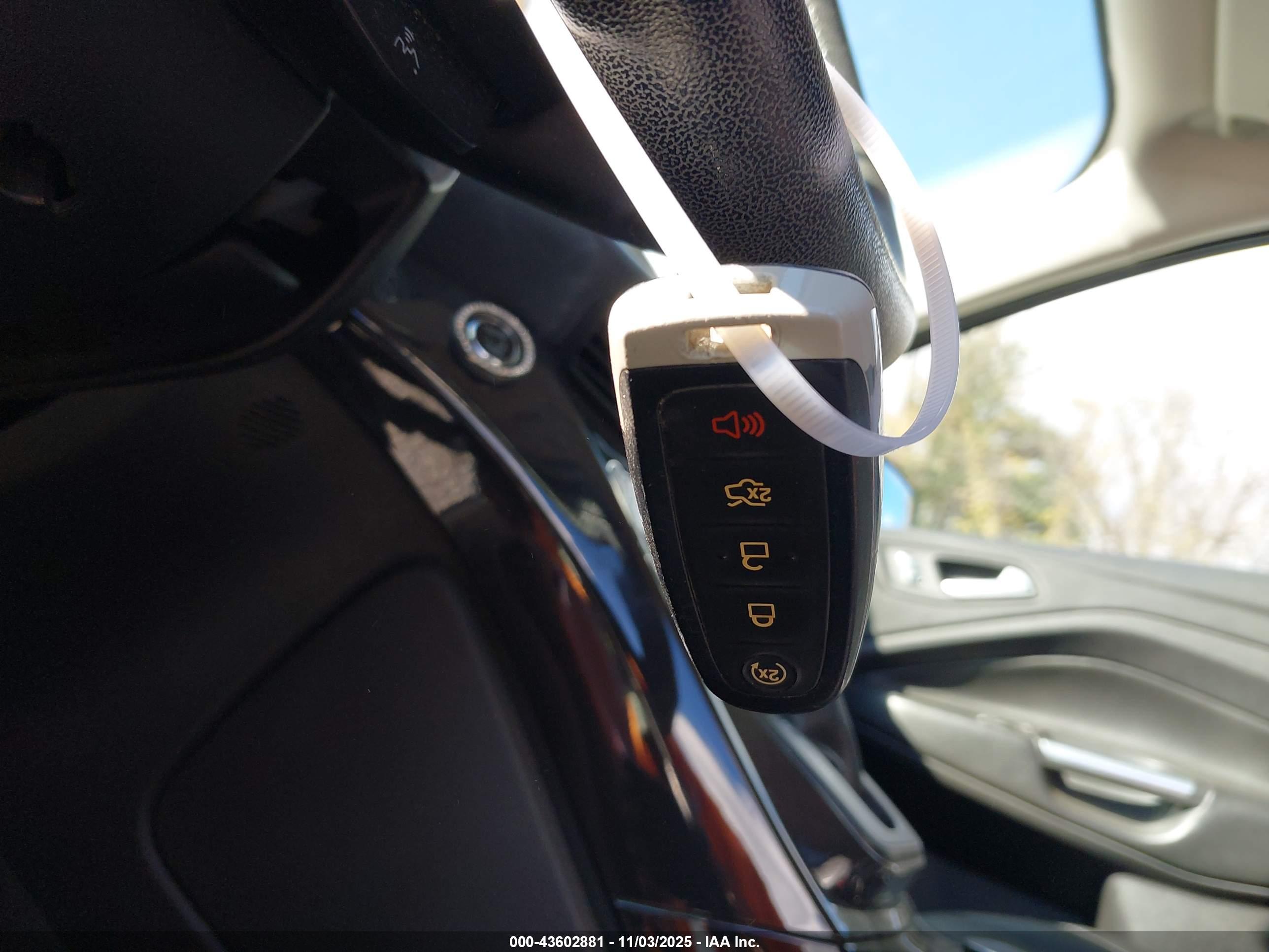 FORD ESCAPE image 11