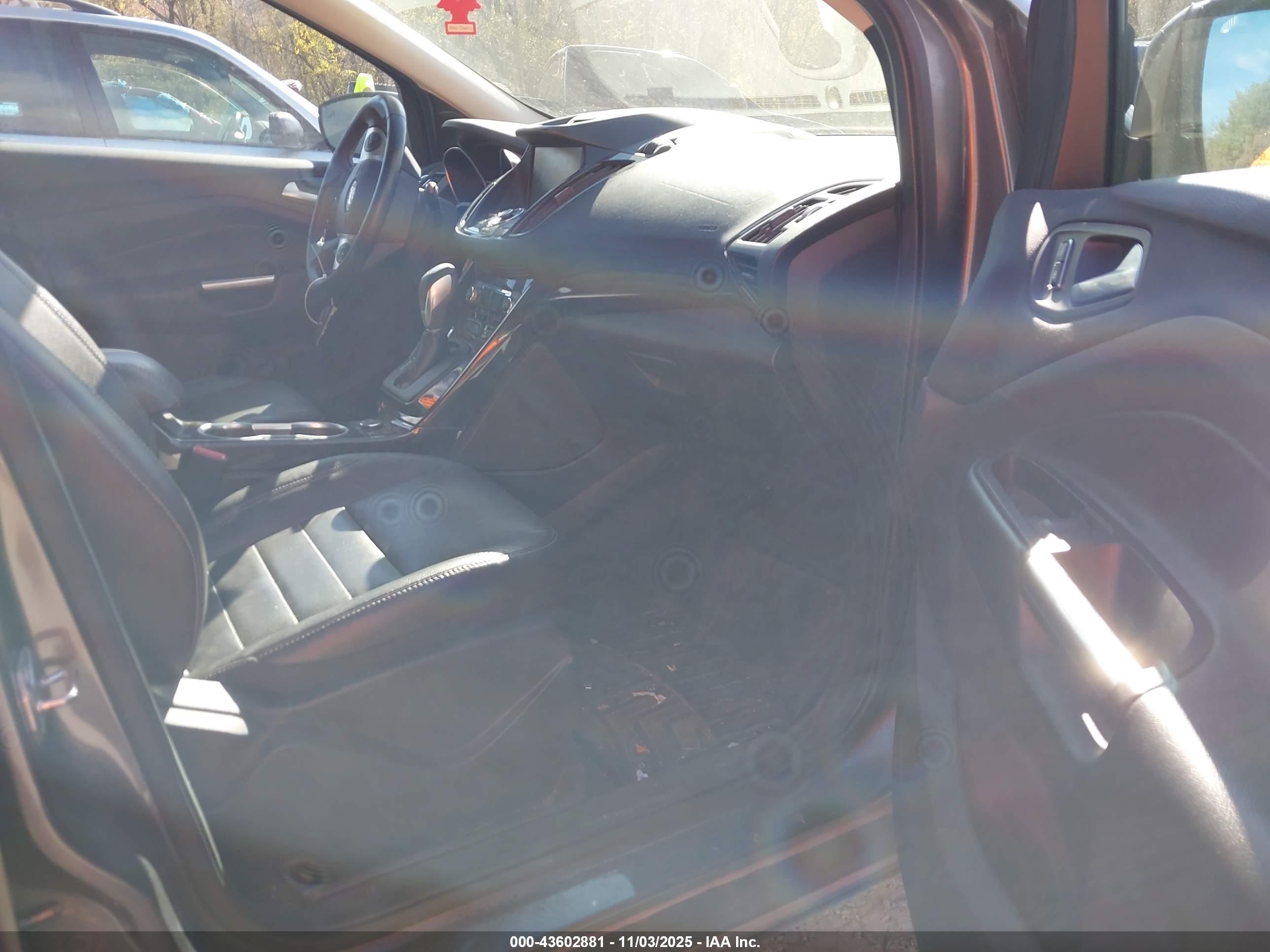 FORD ESCAPE image 5