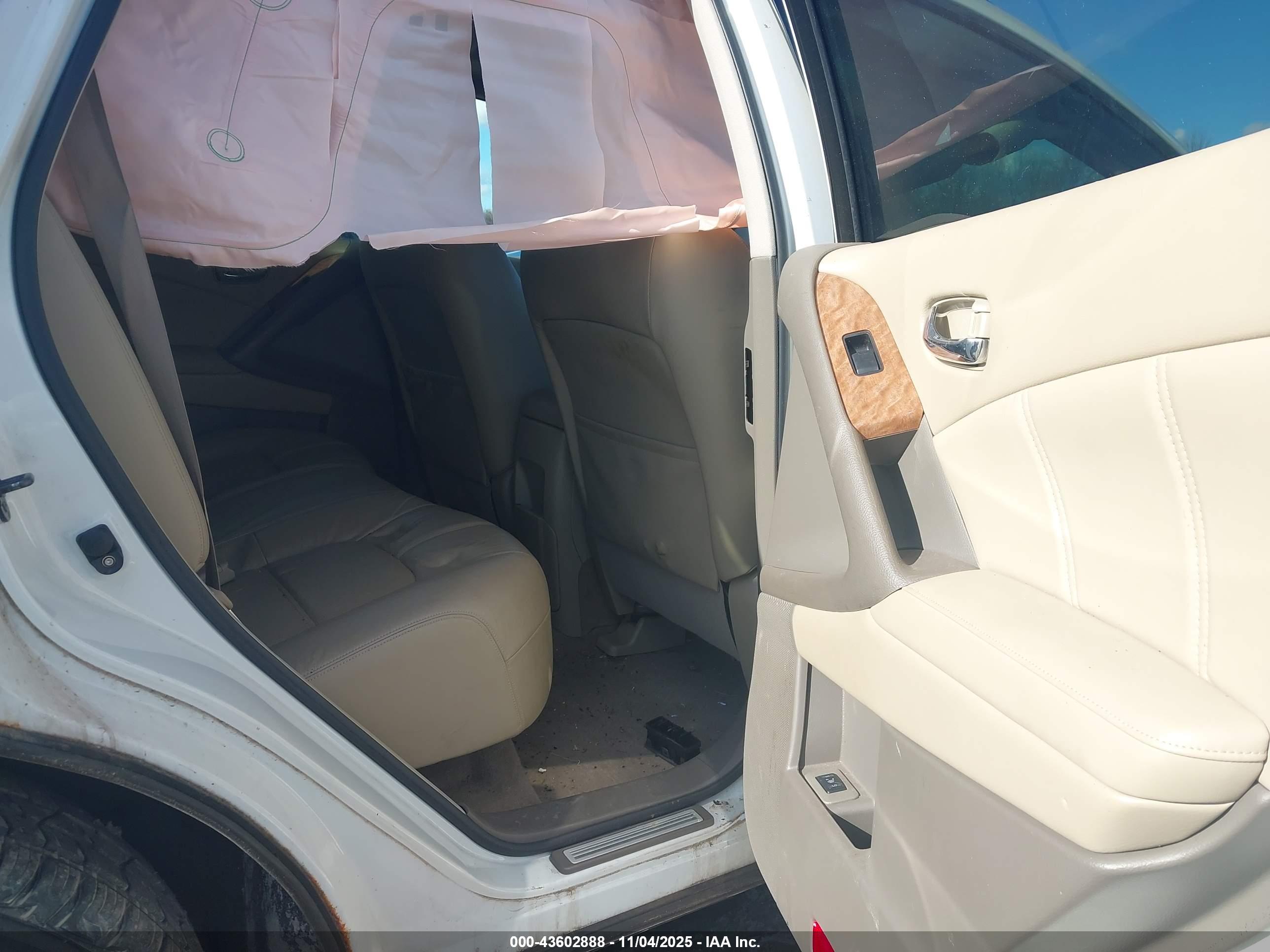 NISSAN MURANO image 8
