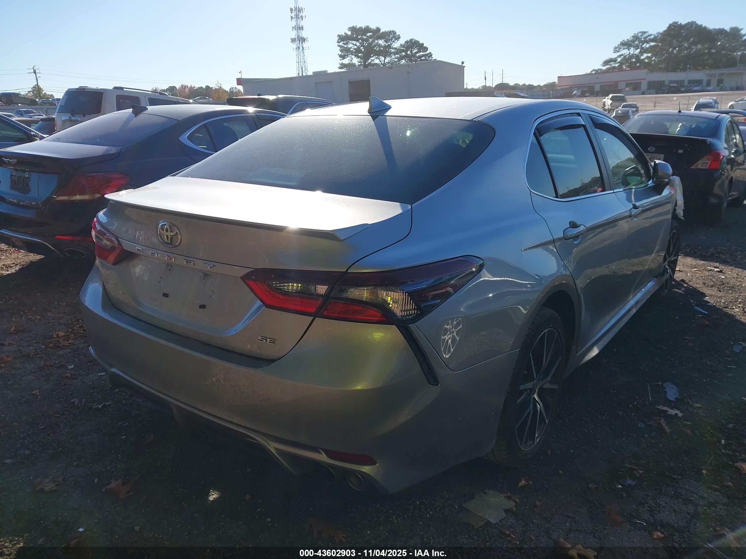 TOYOTA CAMRY image 4