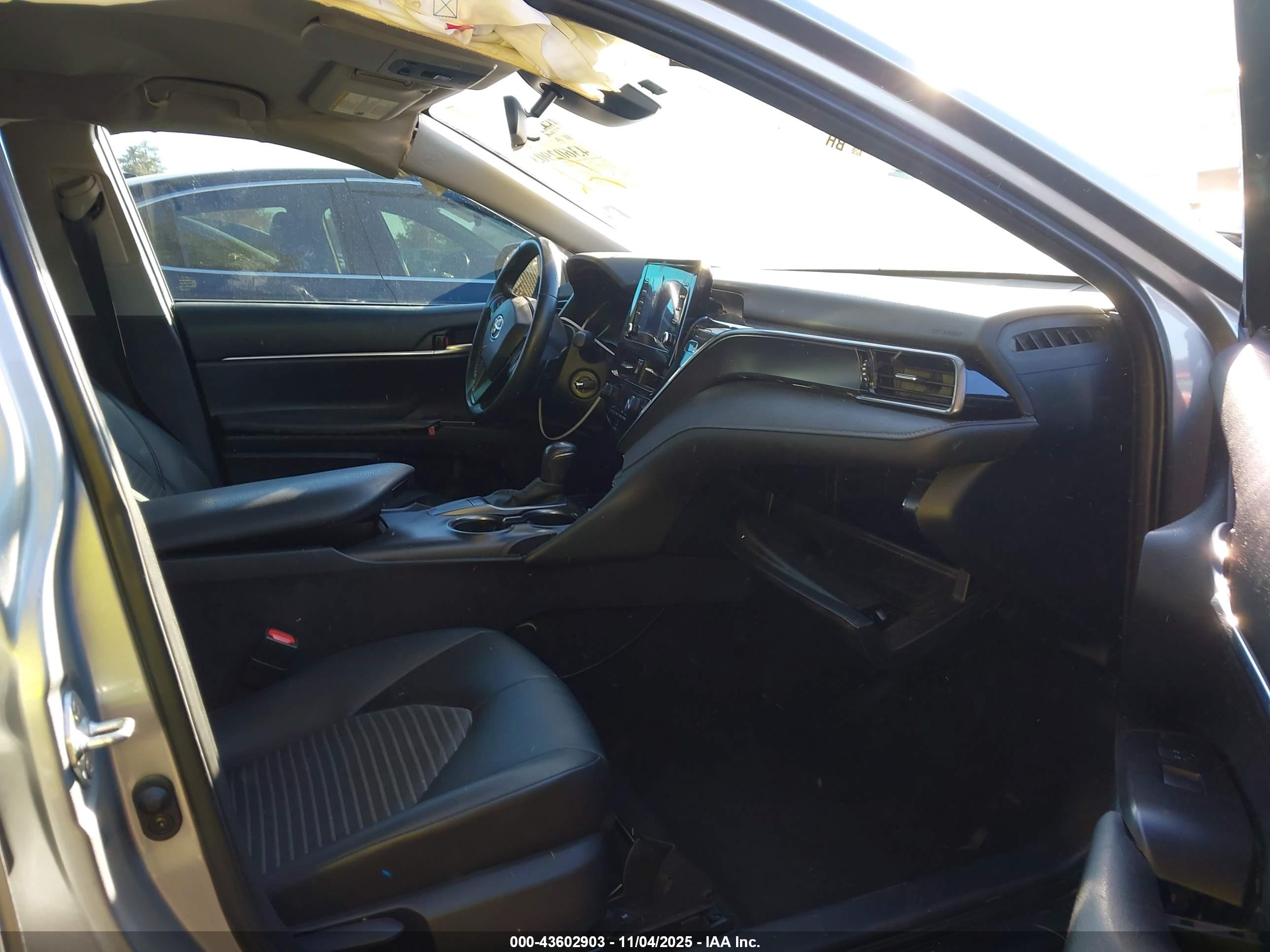 TOYOTA CAMRY image 5