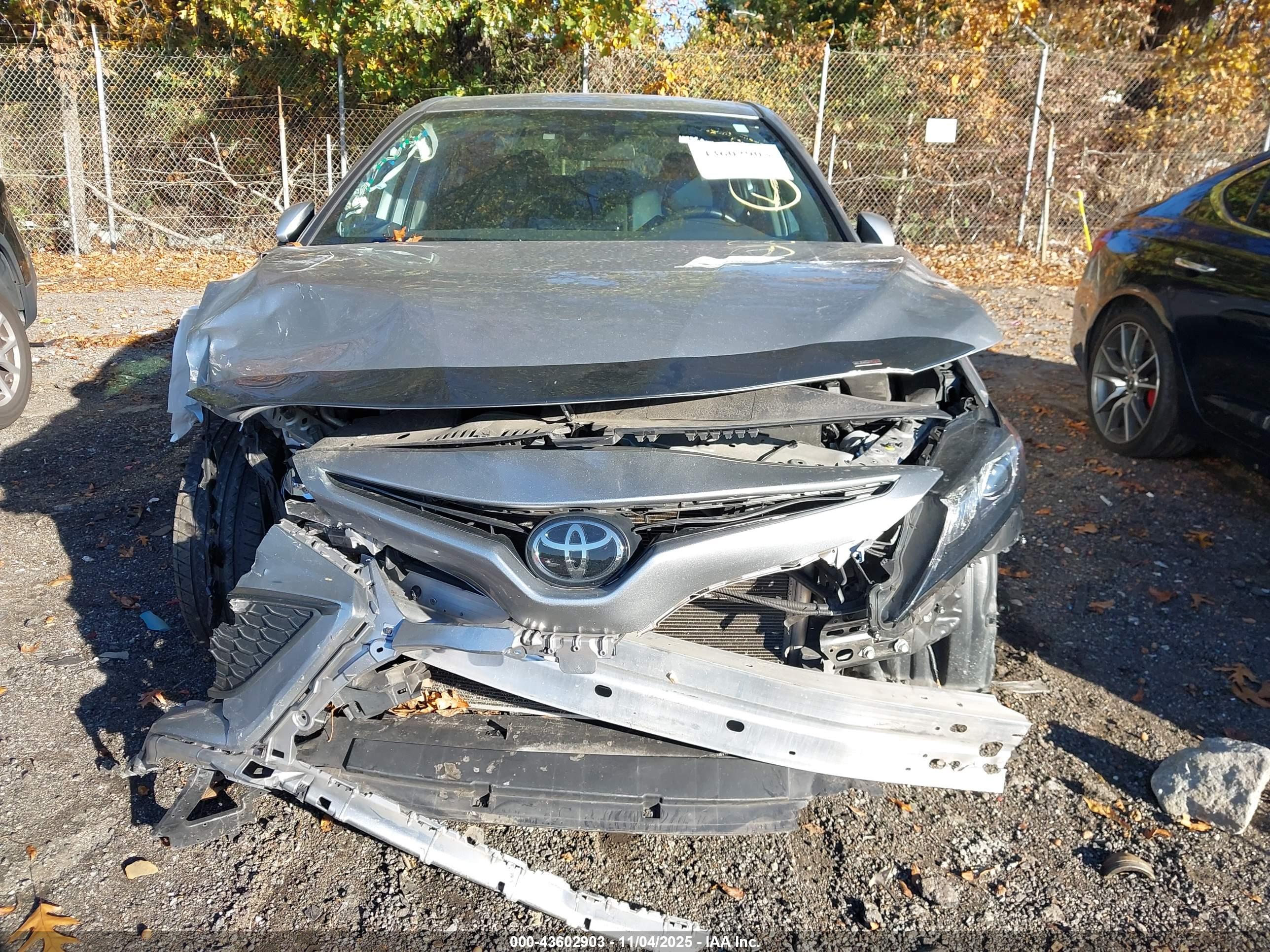 TOYOTA CAMRY image 6