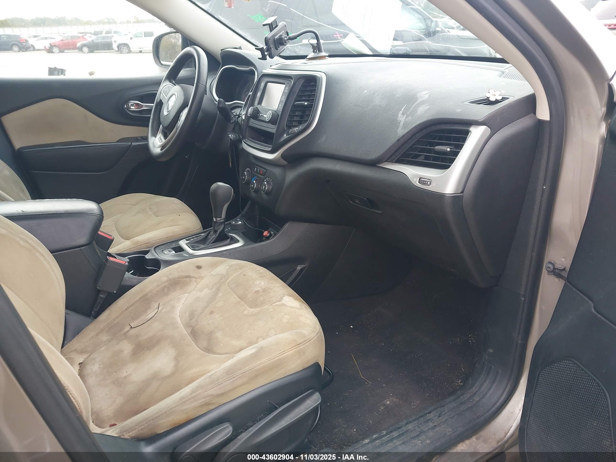JEEP CHEROKEE image 5