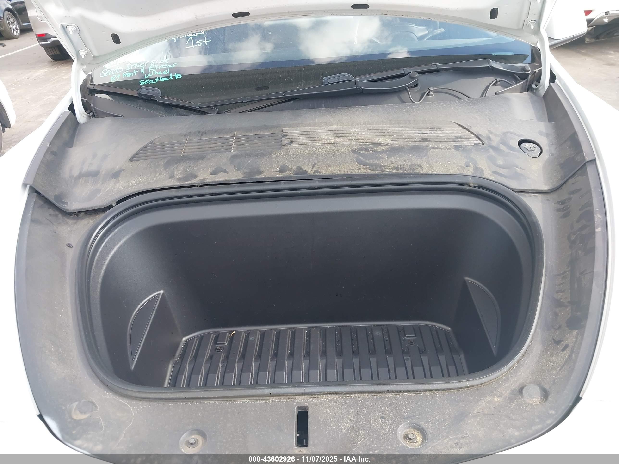 TESLA MODEL image 10