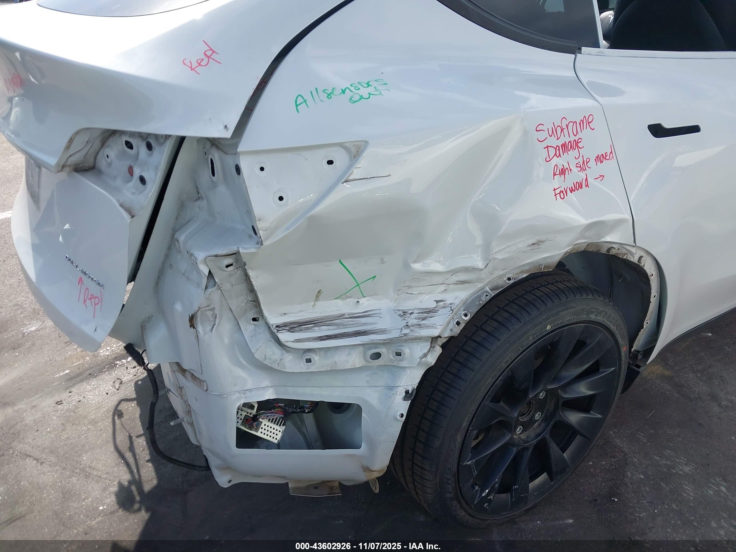 TESLA MODEL image 6