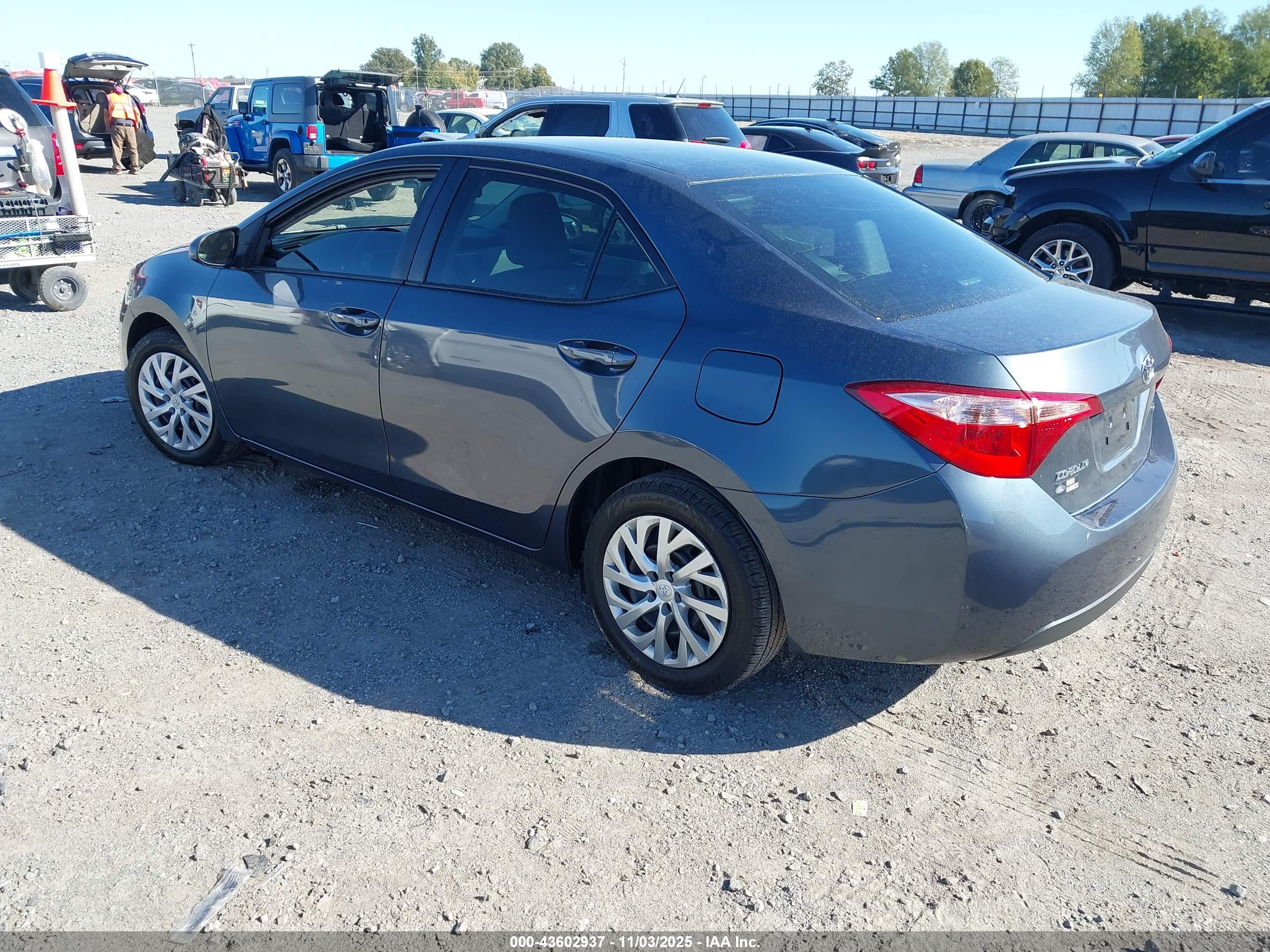 TOYOTA COROLLA image 3