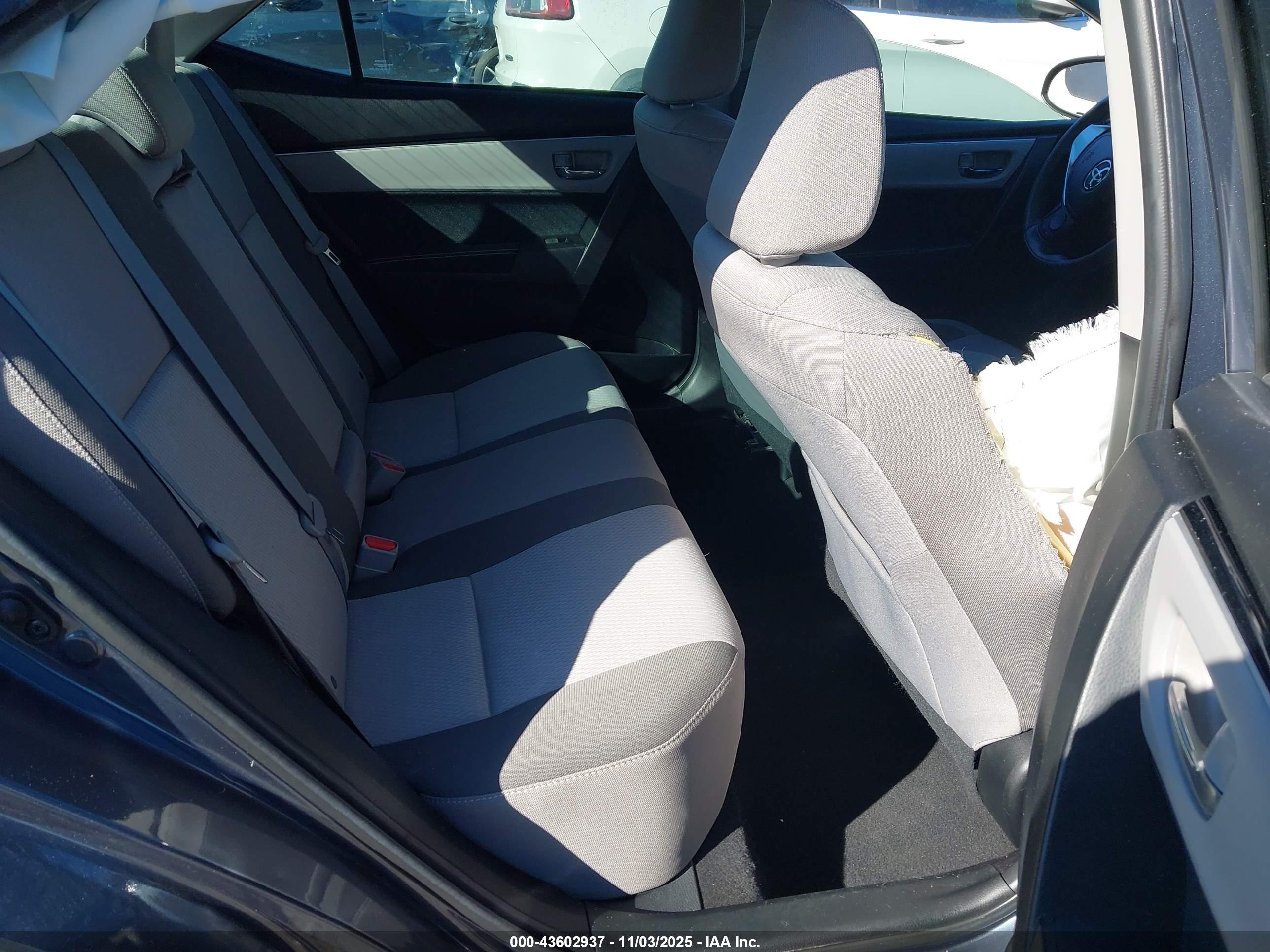 TOYOTA COROLLA image 8