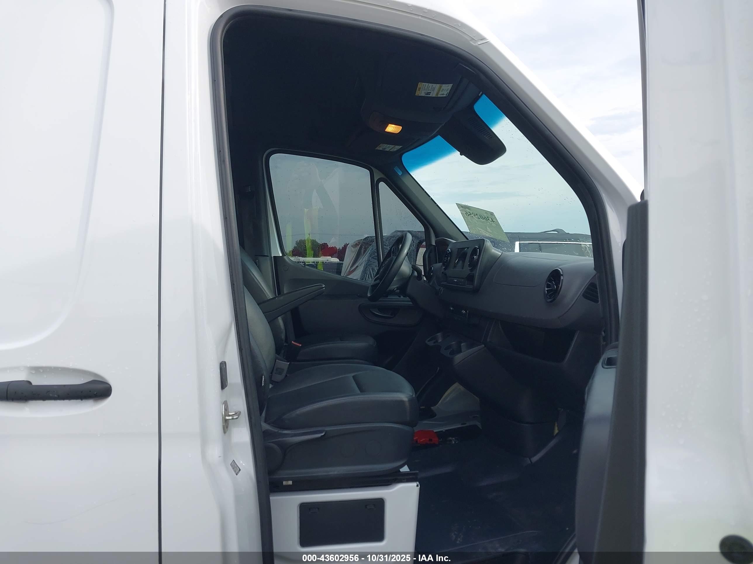MERCEDES-BENZ SPRINTER image 5