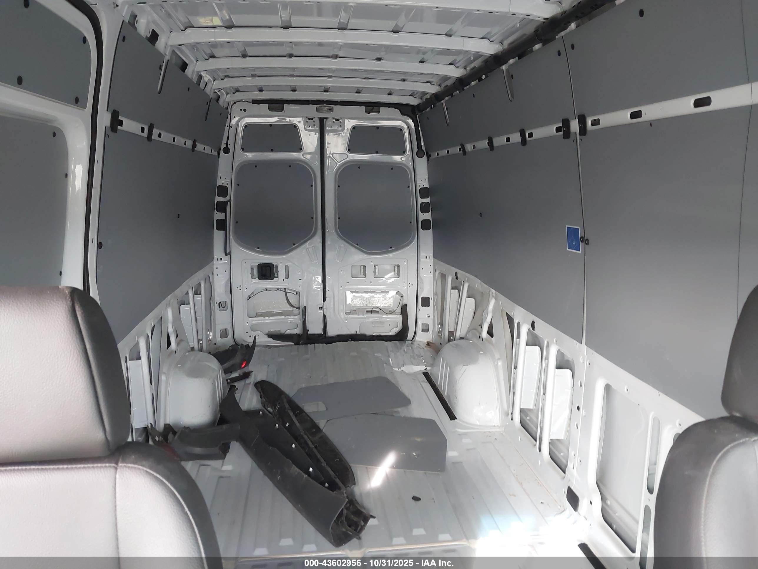 MERCEDES-BENZ SPRINTER image 8