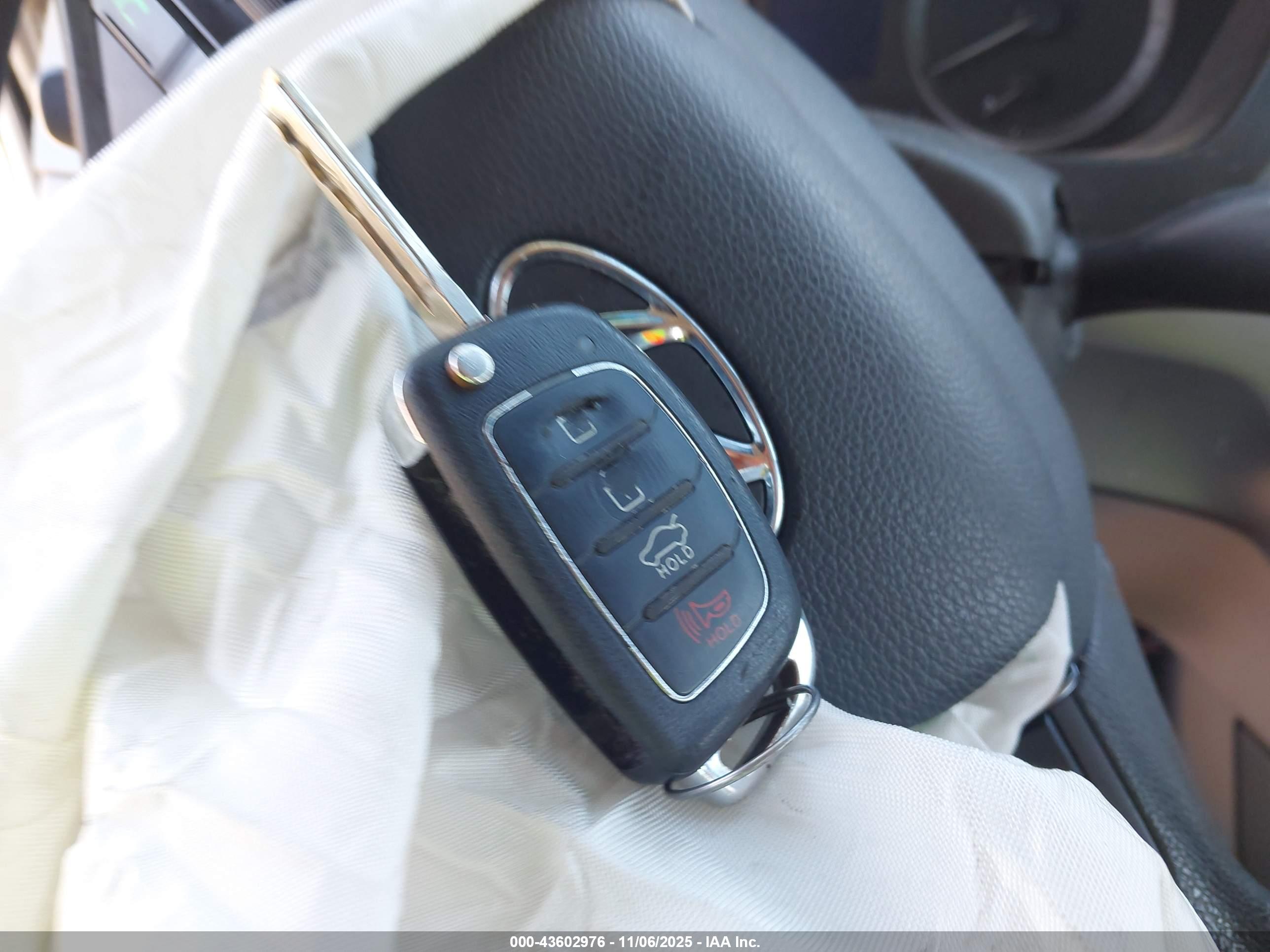 HYUNDAI SONATA image 11