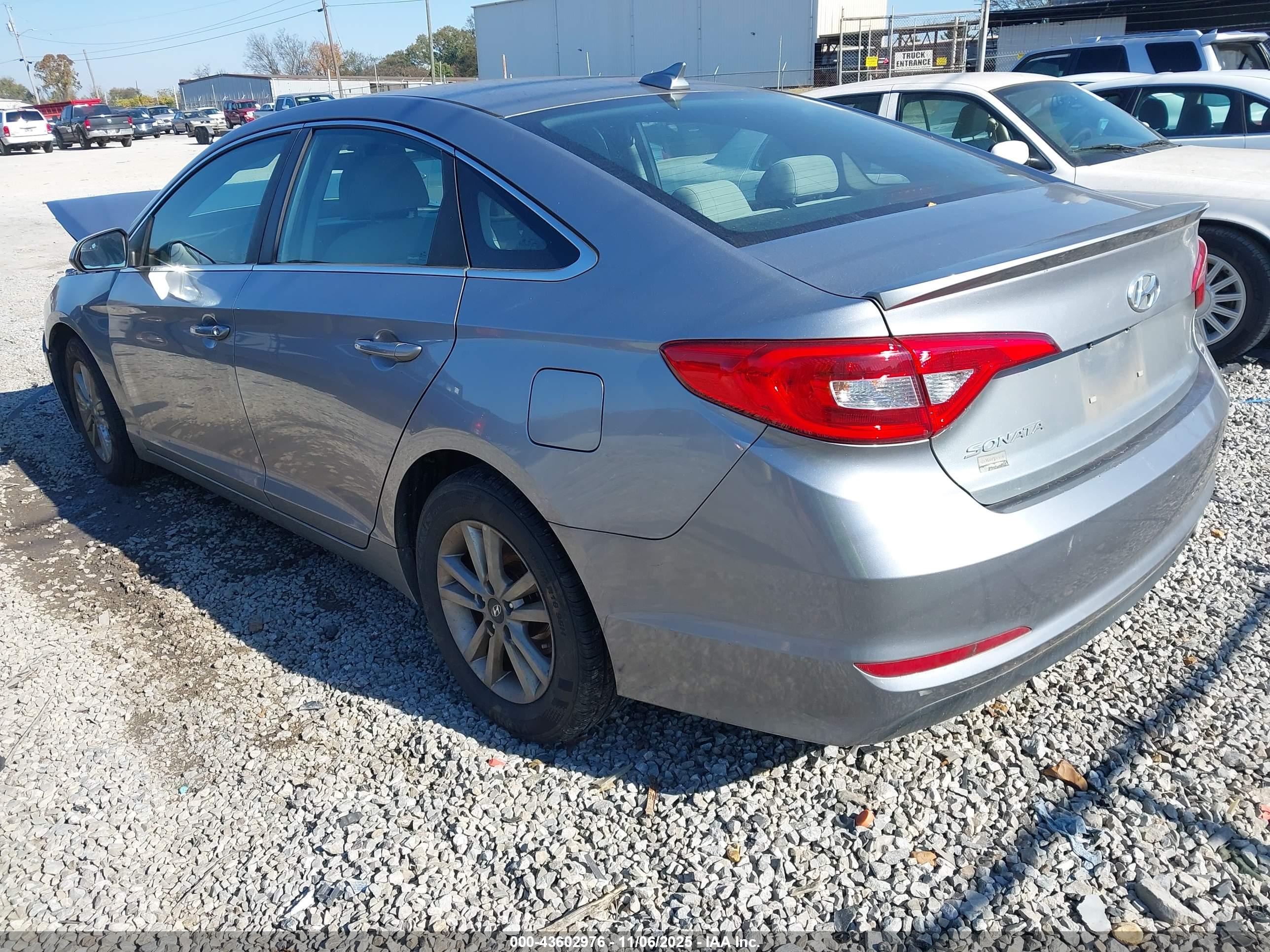 HYUNDAI SONATA image 3