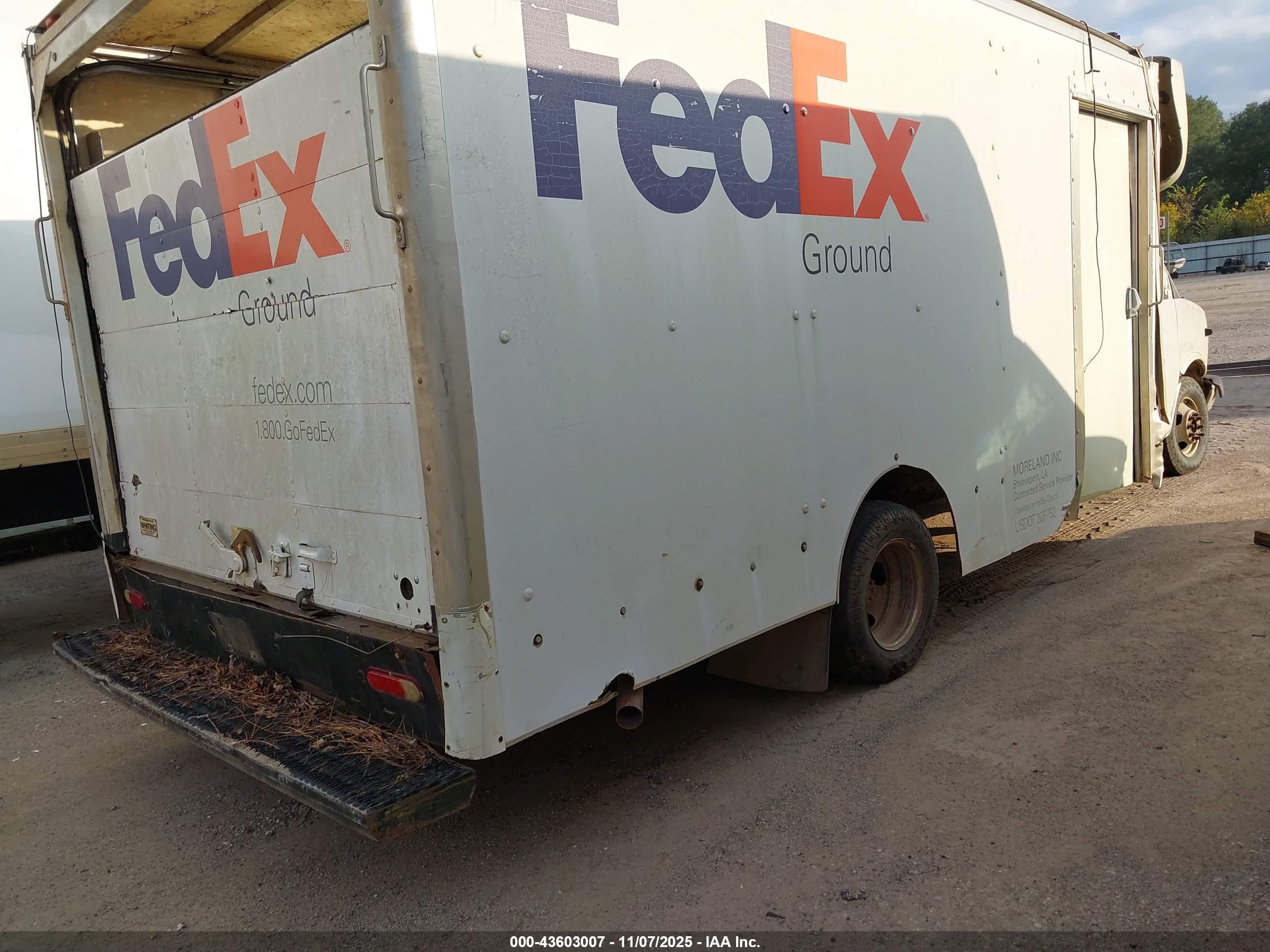 GMC SAVANA image 4