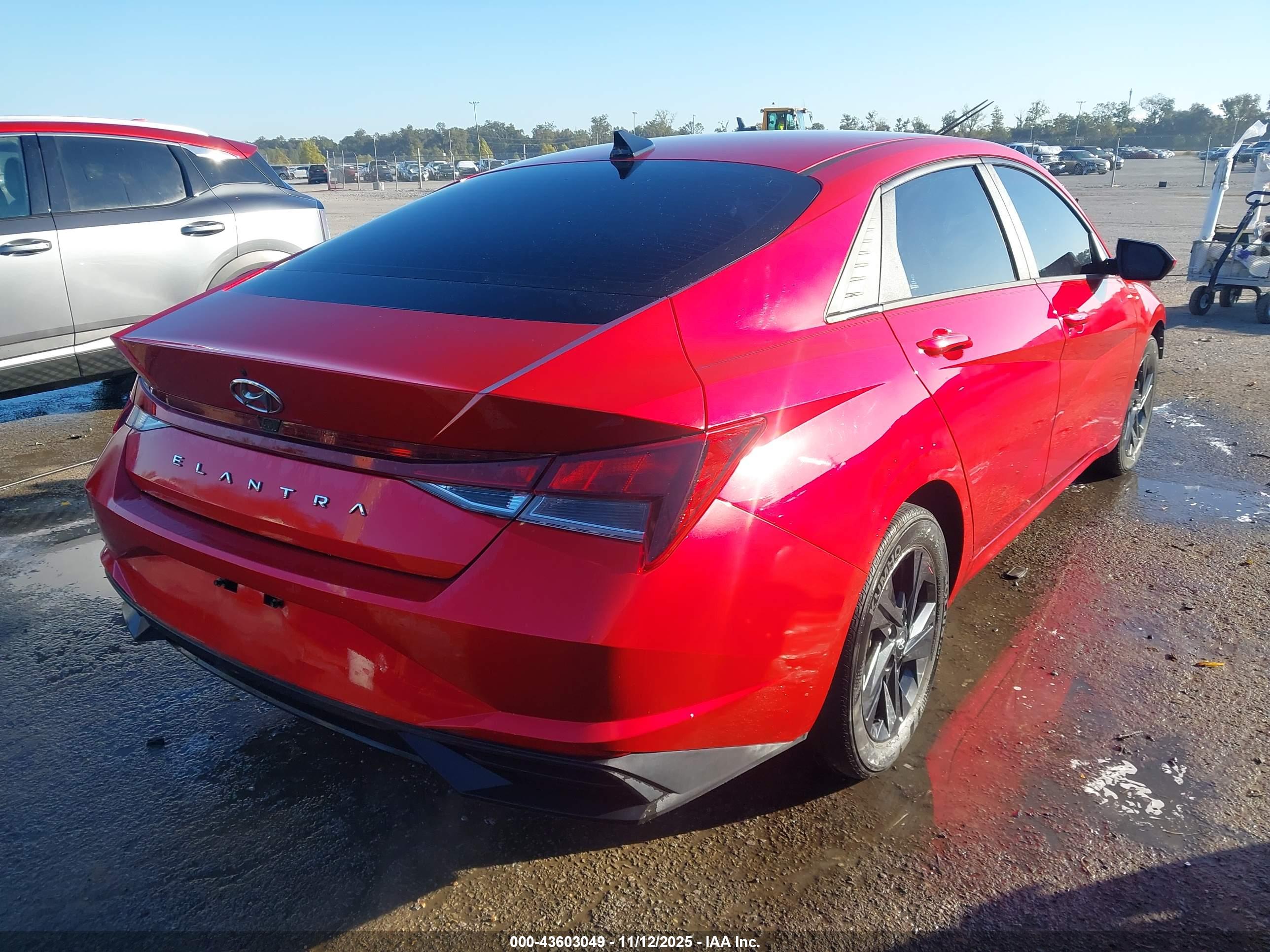 HYUNDAI ELANTRA image 4