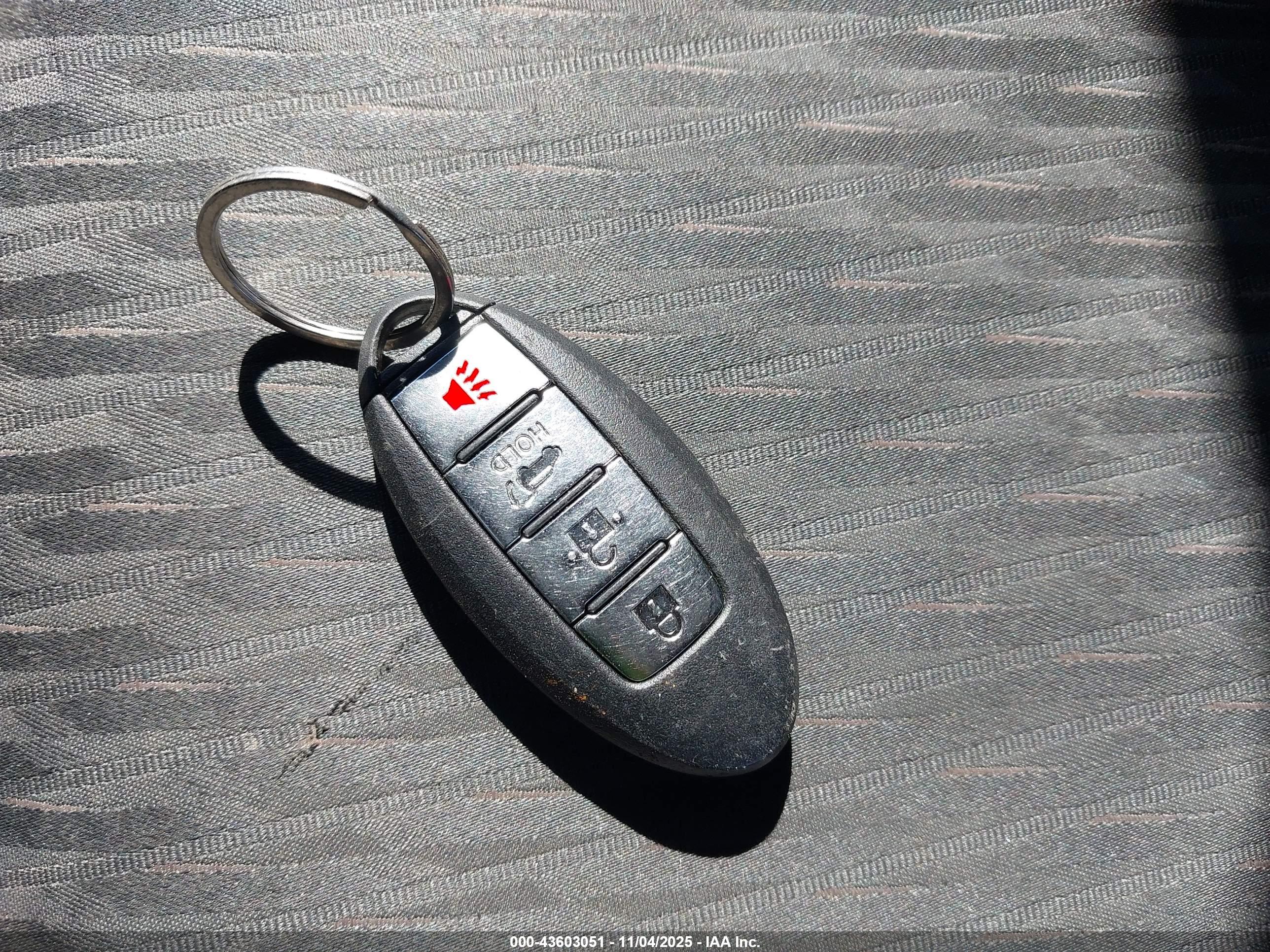 NISSAN ROGUE image 11