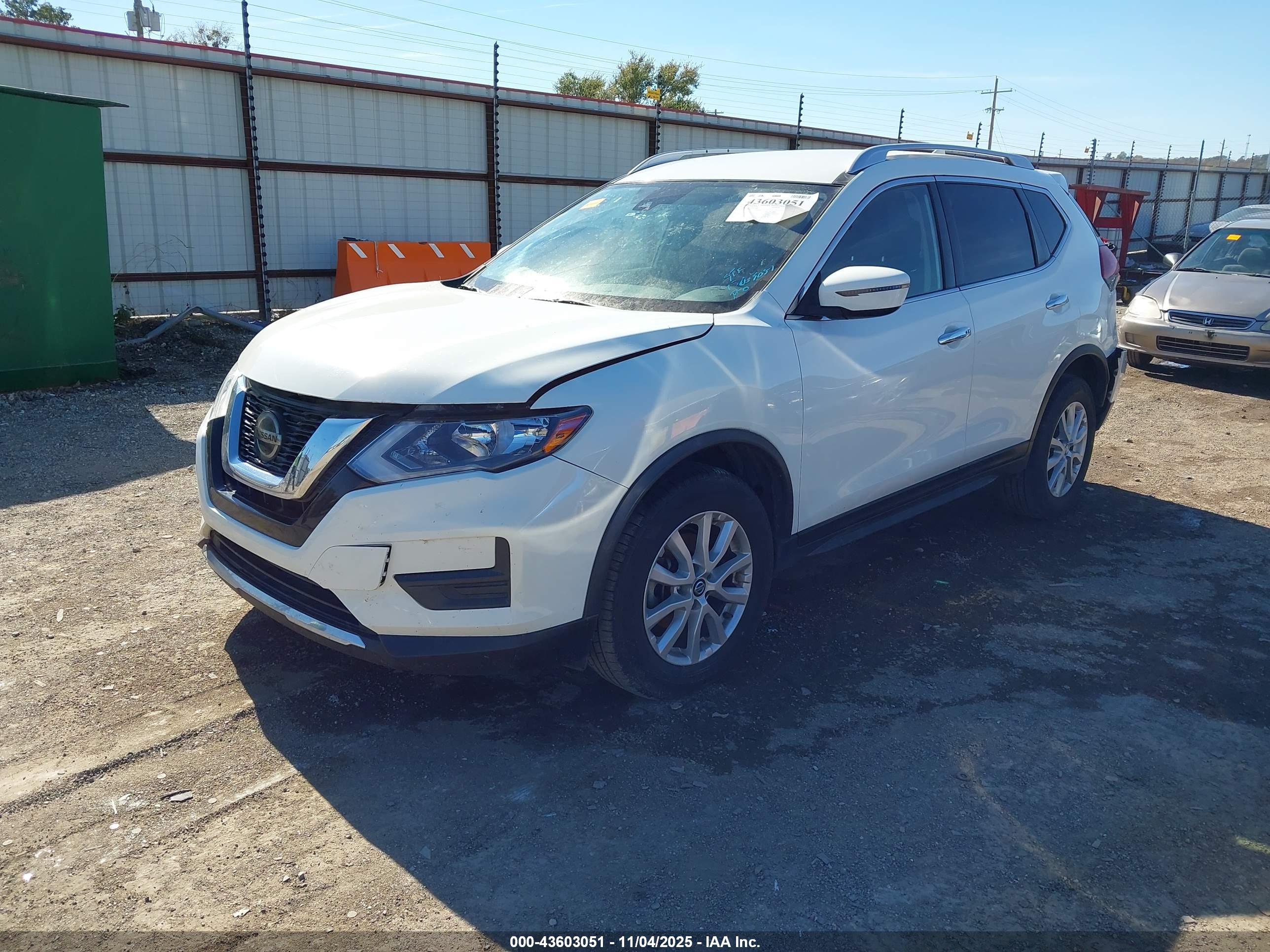 NISSAN ROGUE image 2
