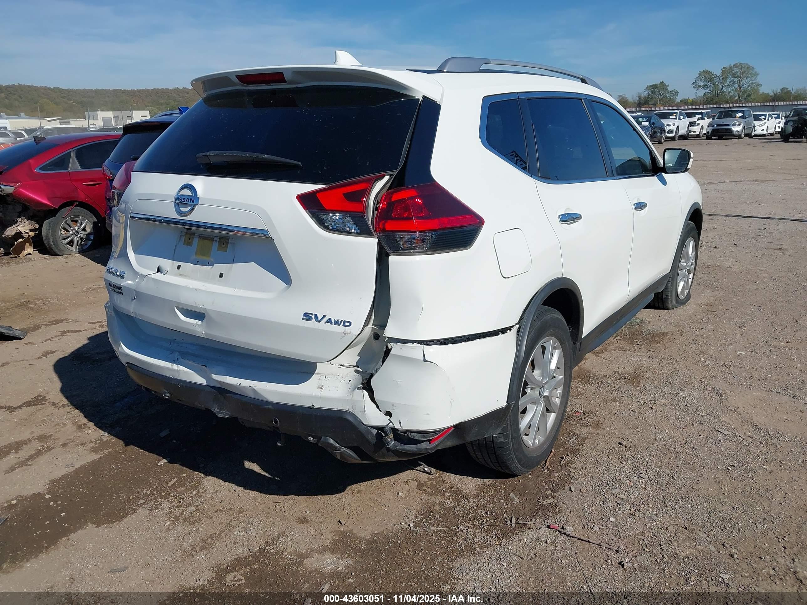 NISSAN ROGUE image 4