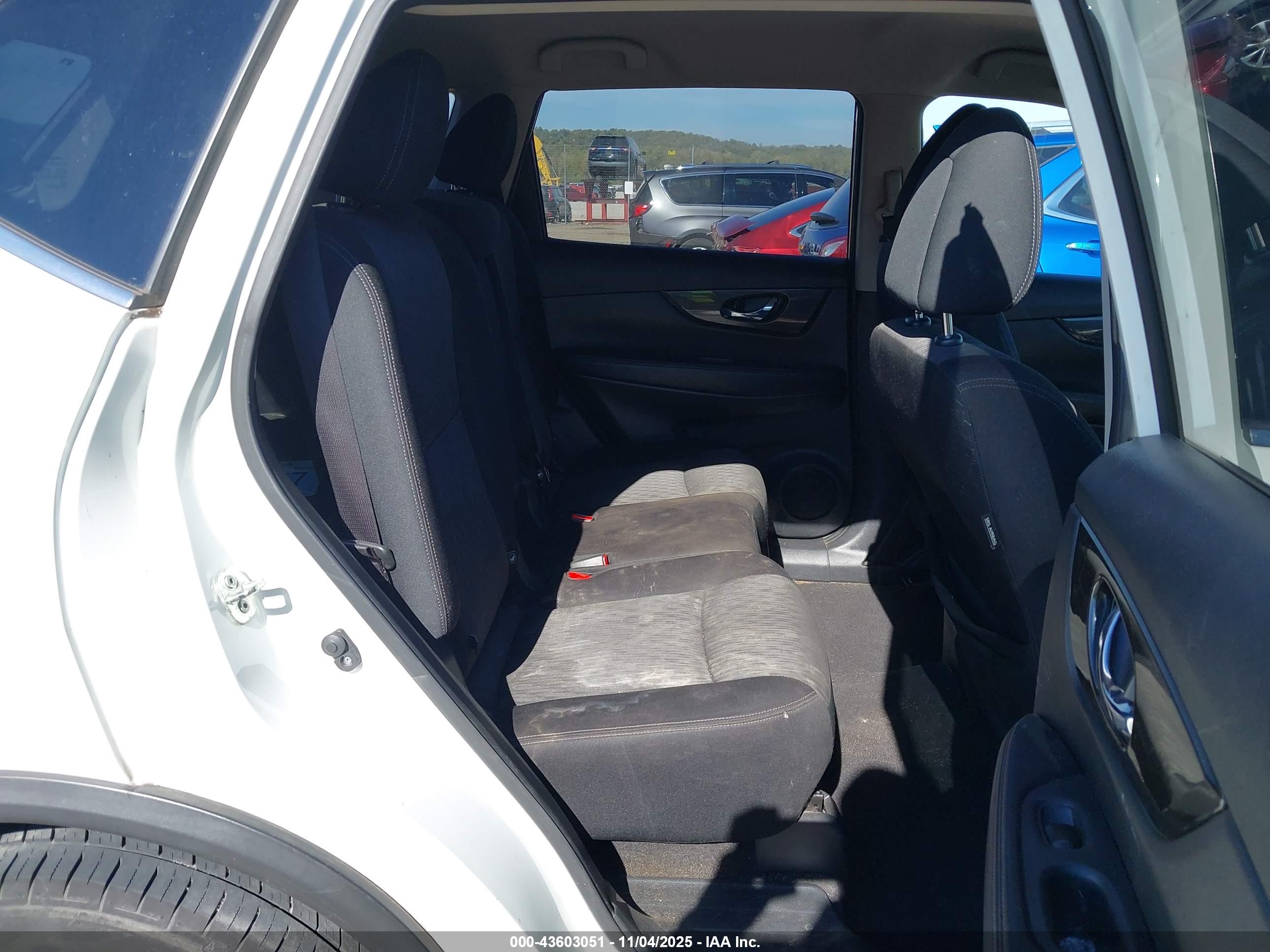 NISSAN ROGUE image 8