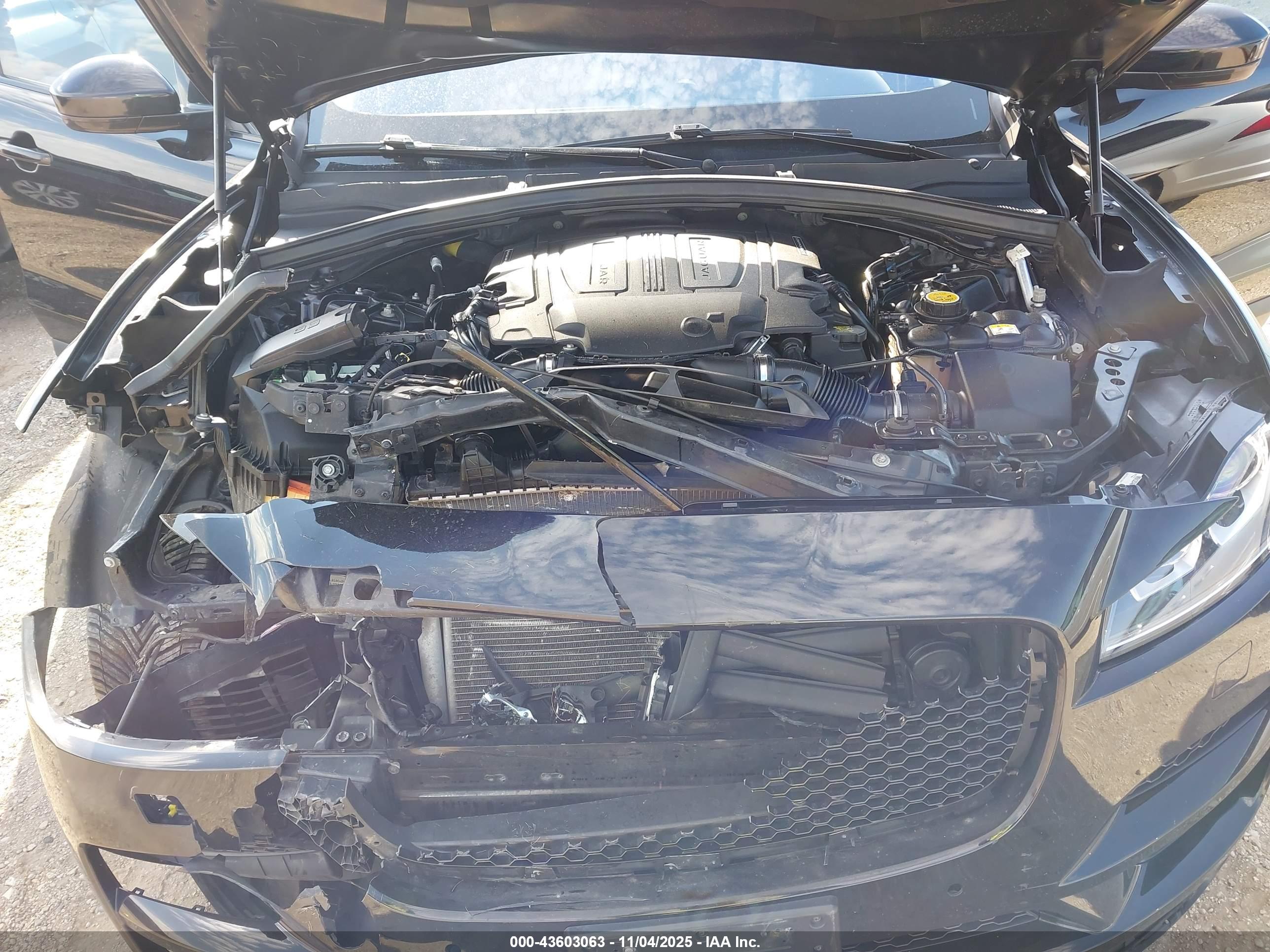 JAGUAR F-PACE image 10